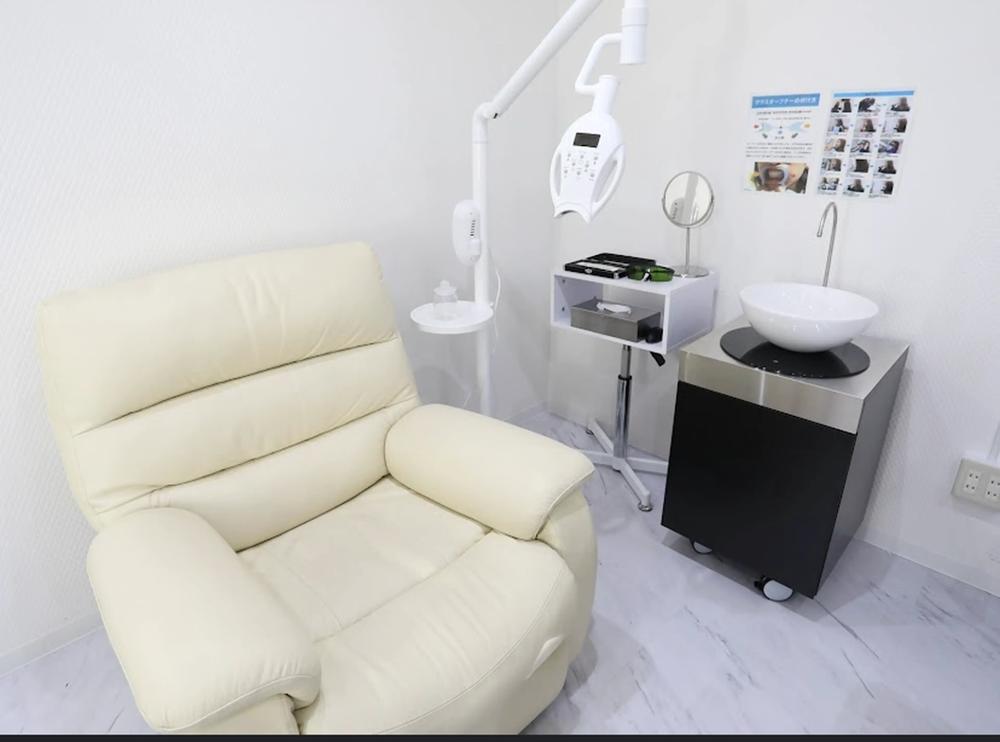 ホワイトニングHappiness 大阪梅田店の内観・外観3