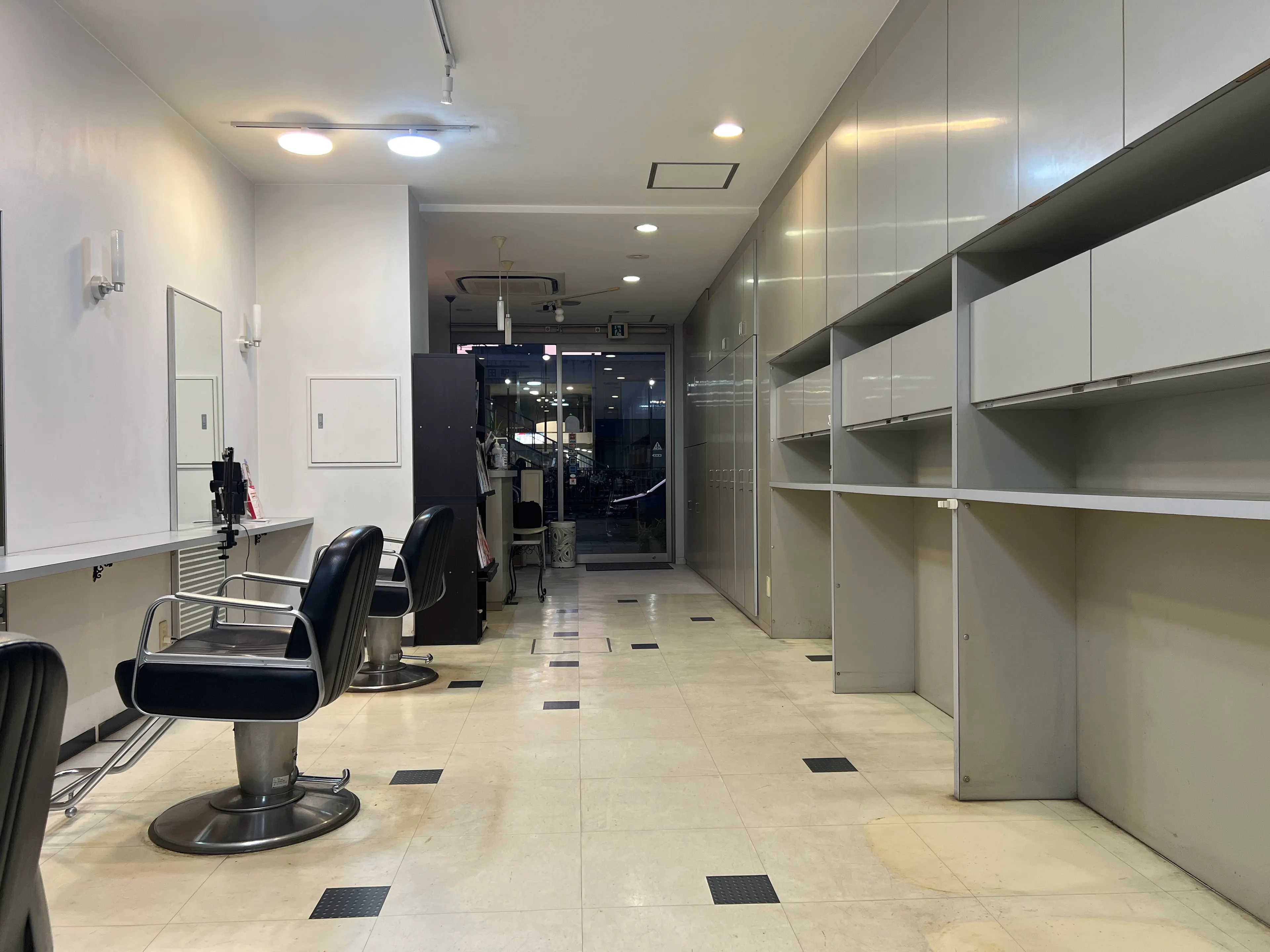 プルブの内観・外観2