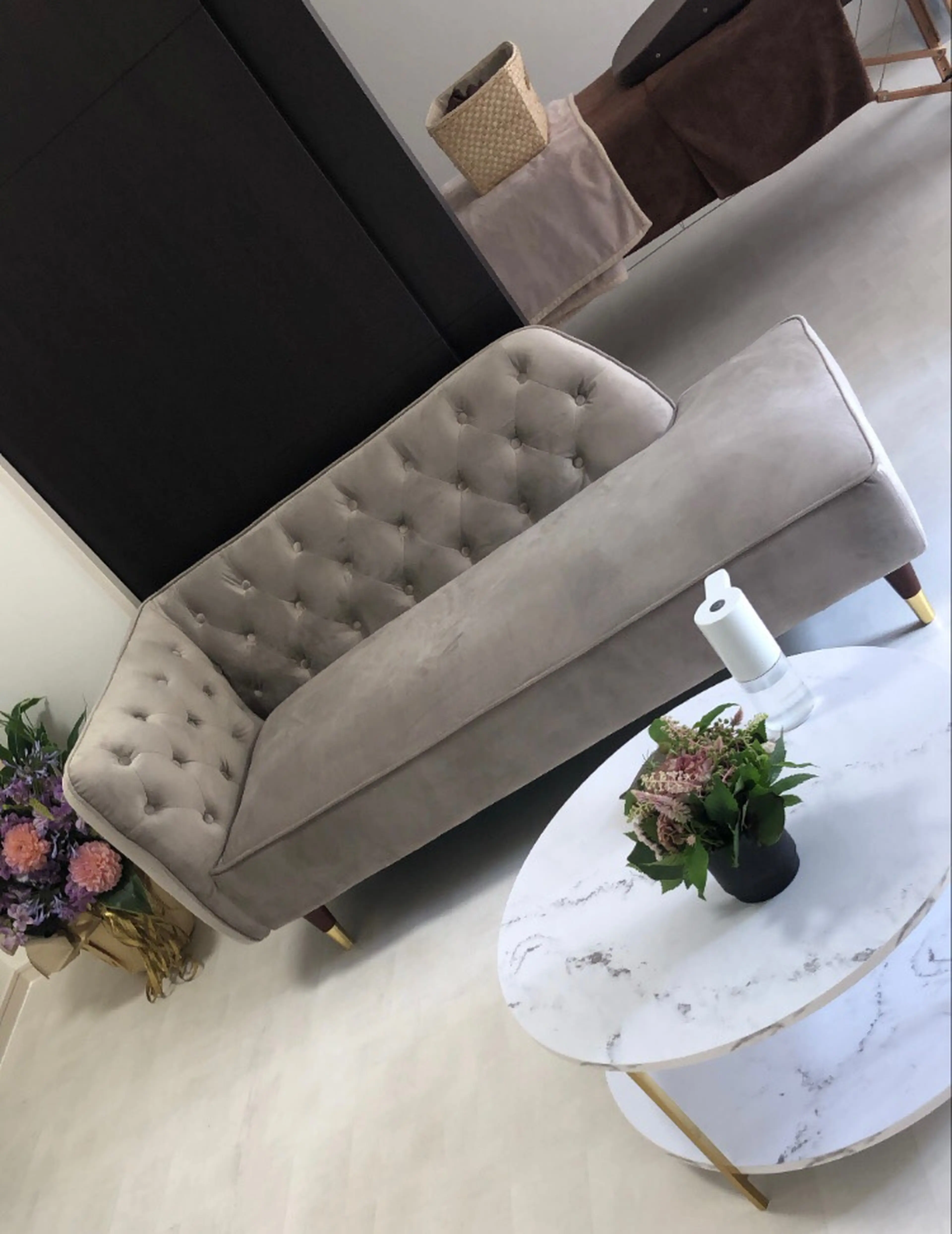 IBERIAの内観・外観1