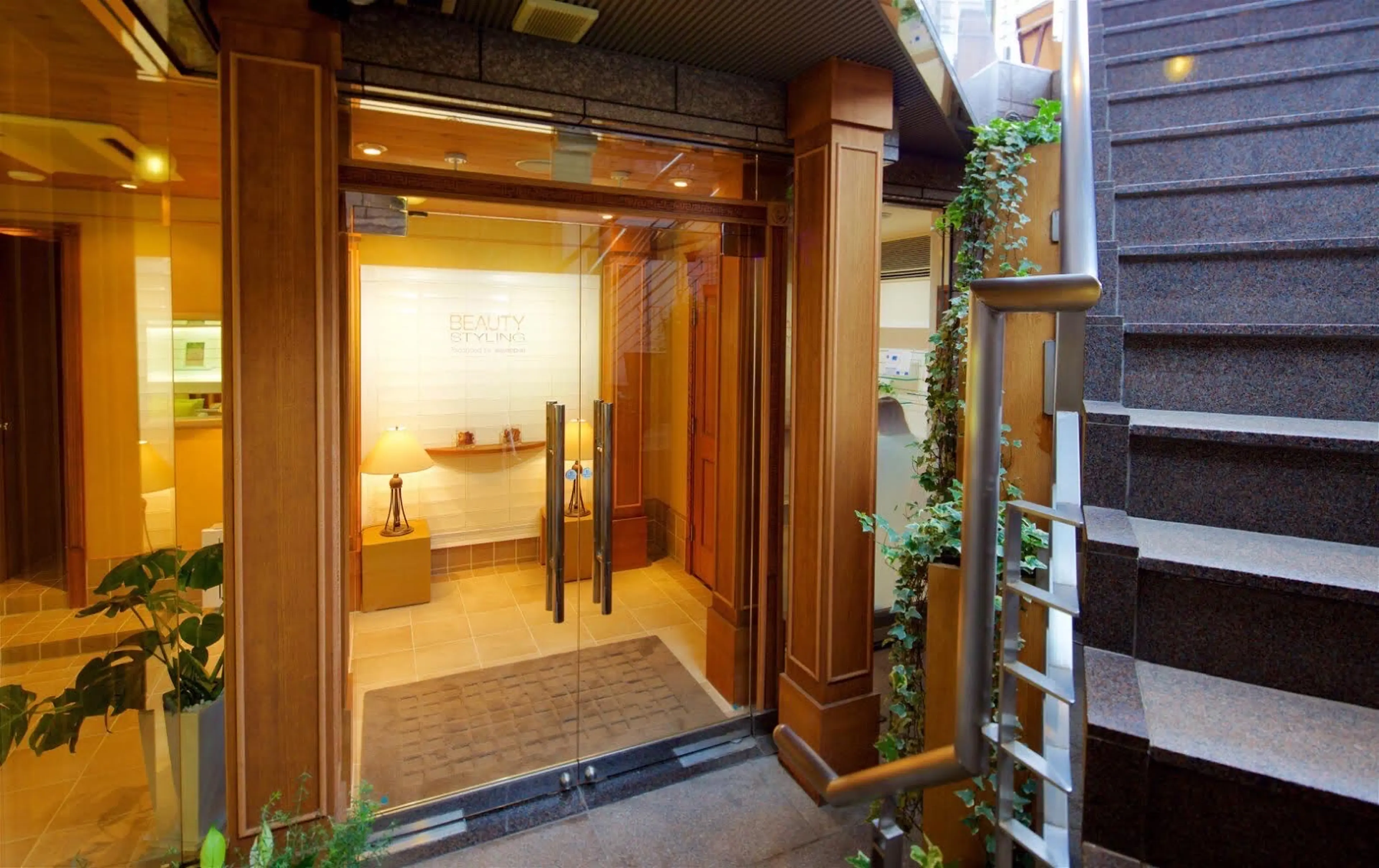 ビューティースタイリング自由が丘店の内観・外観1