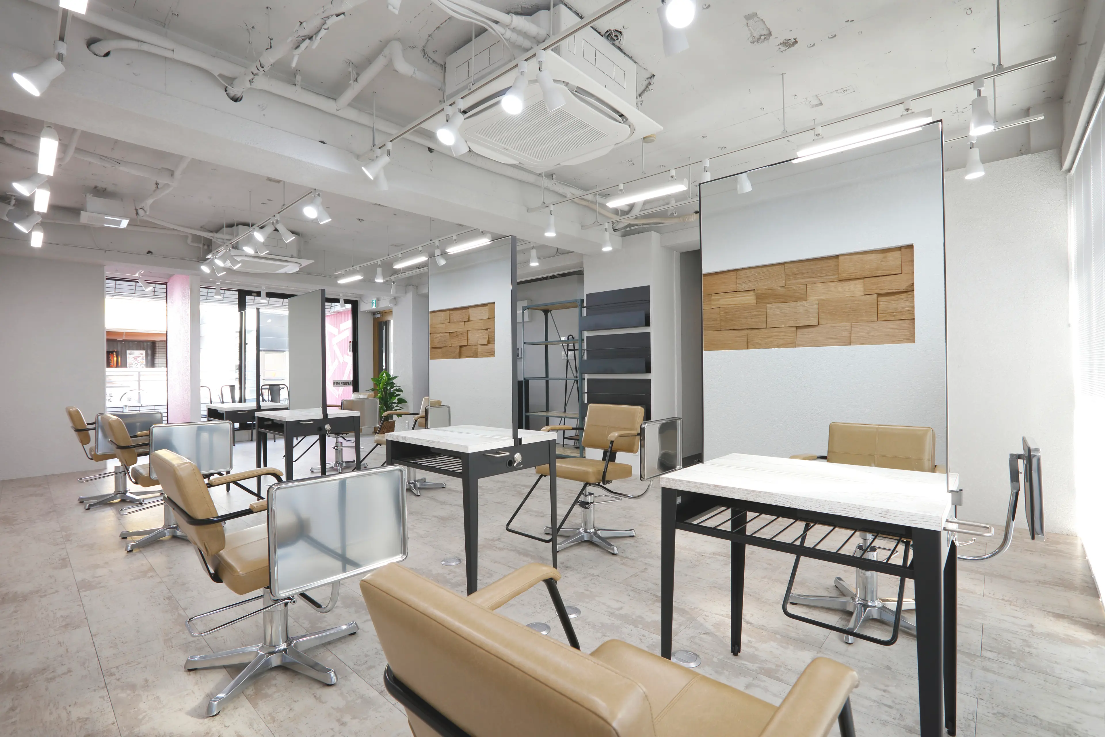 agir hair所沢店の内観・外観1