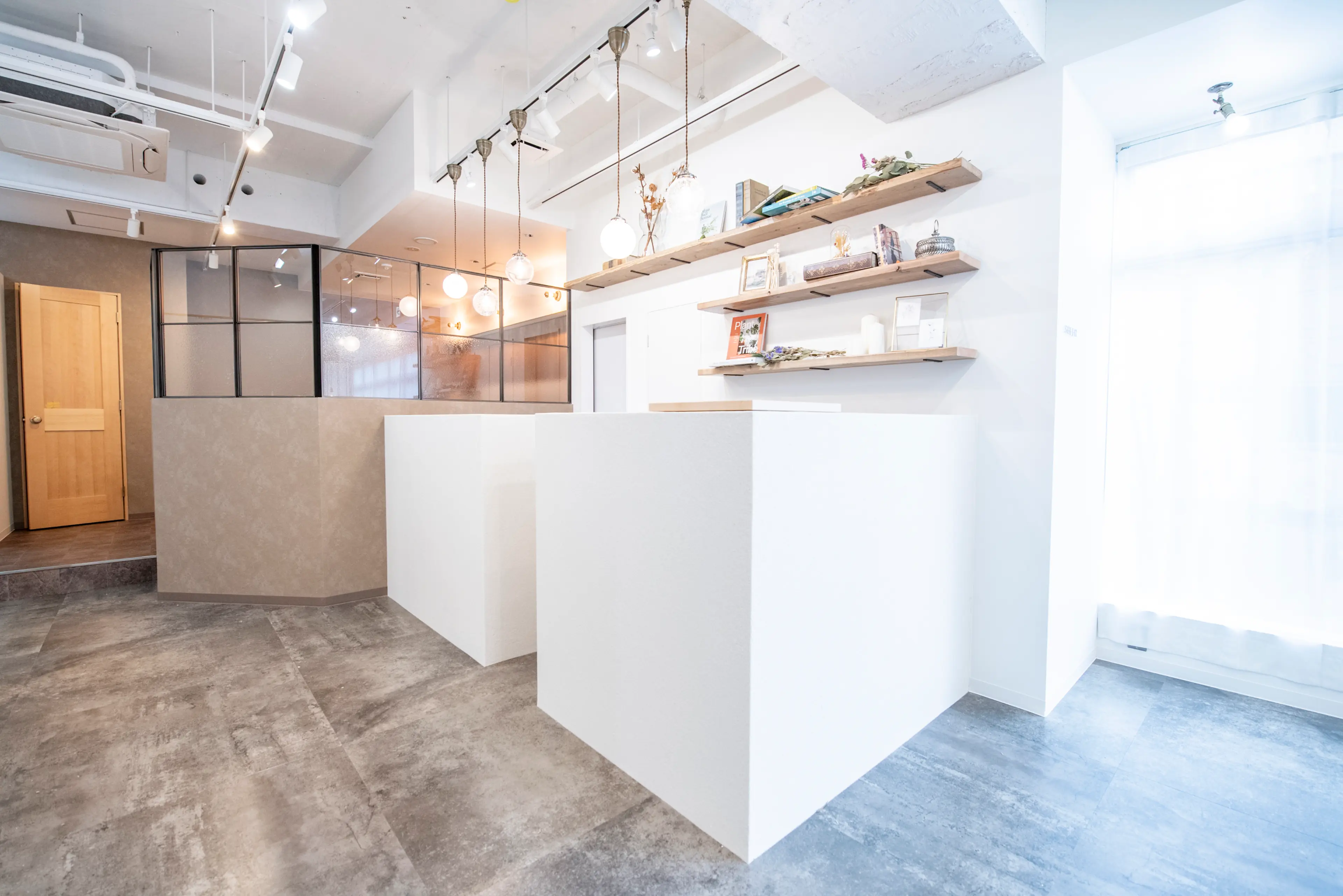 SHEER新小岩店の内観・外観1