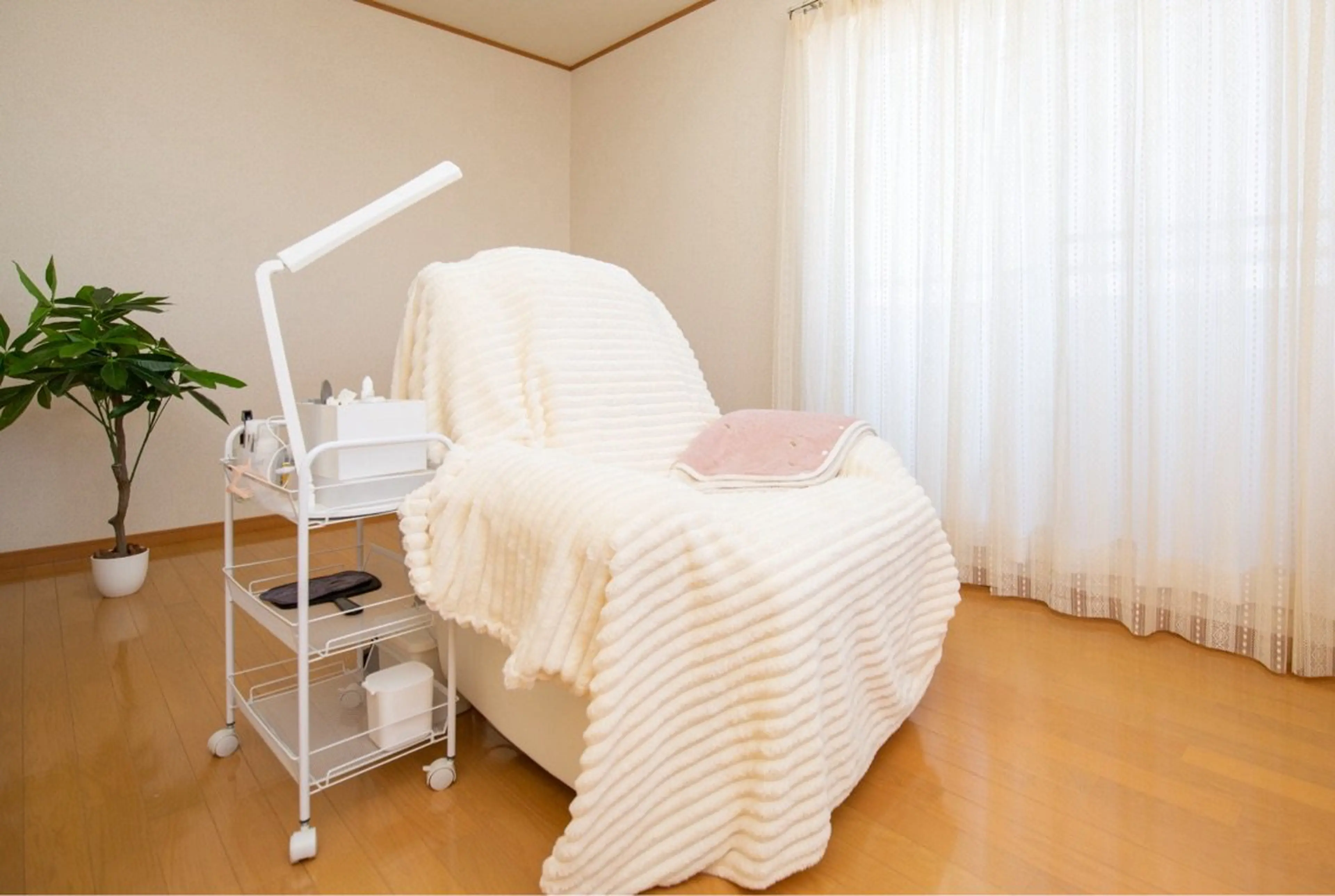 eyelash salon whomの内観・外観1
