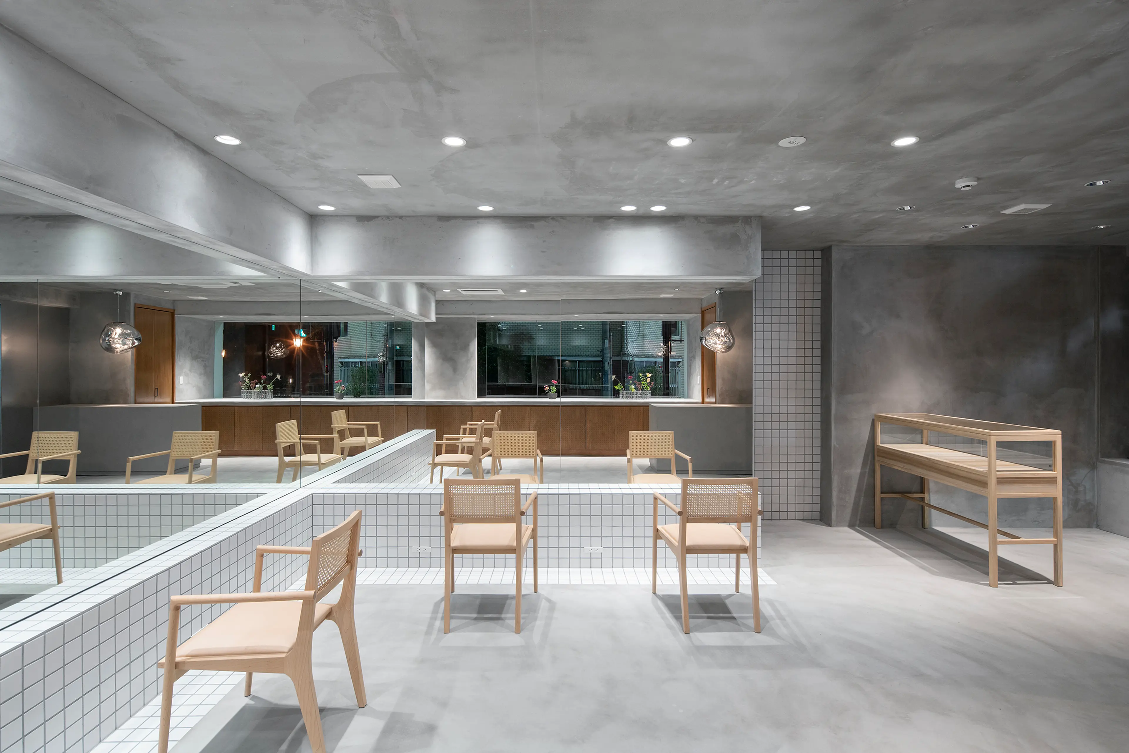 211の内観・外観1