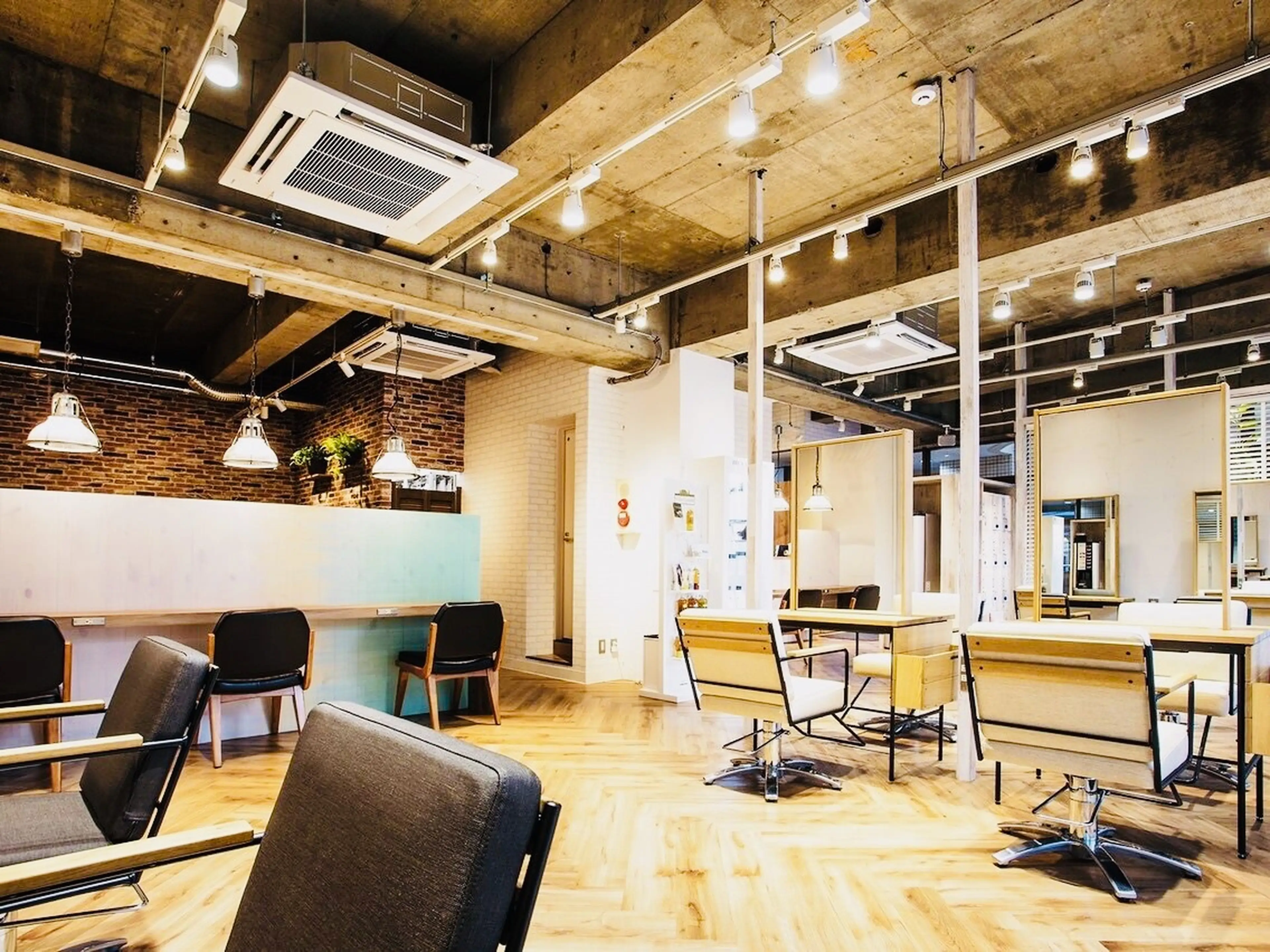 hair shop N&A 越谷店の内観・外観2