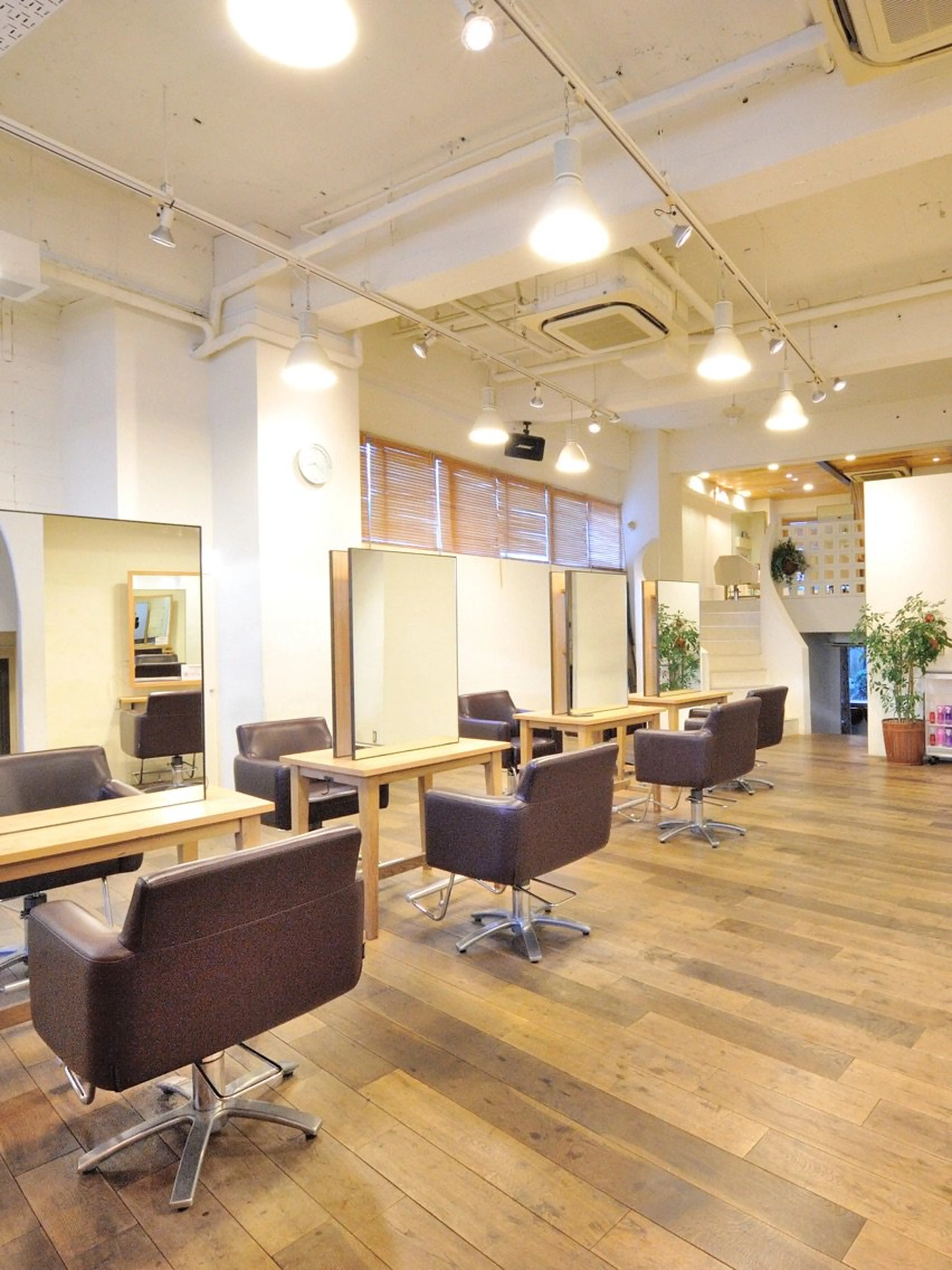 FUCH KUCHI amati豊中店の内観・外観1