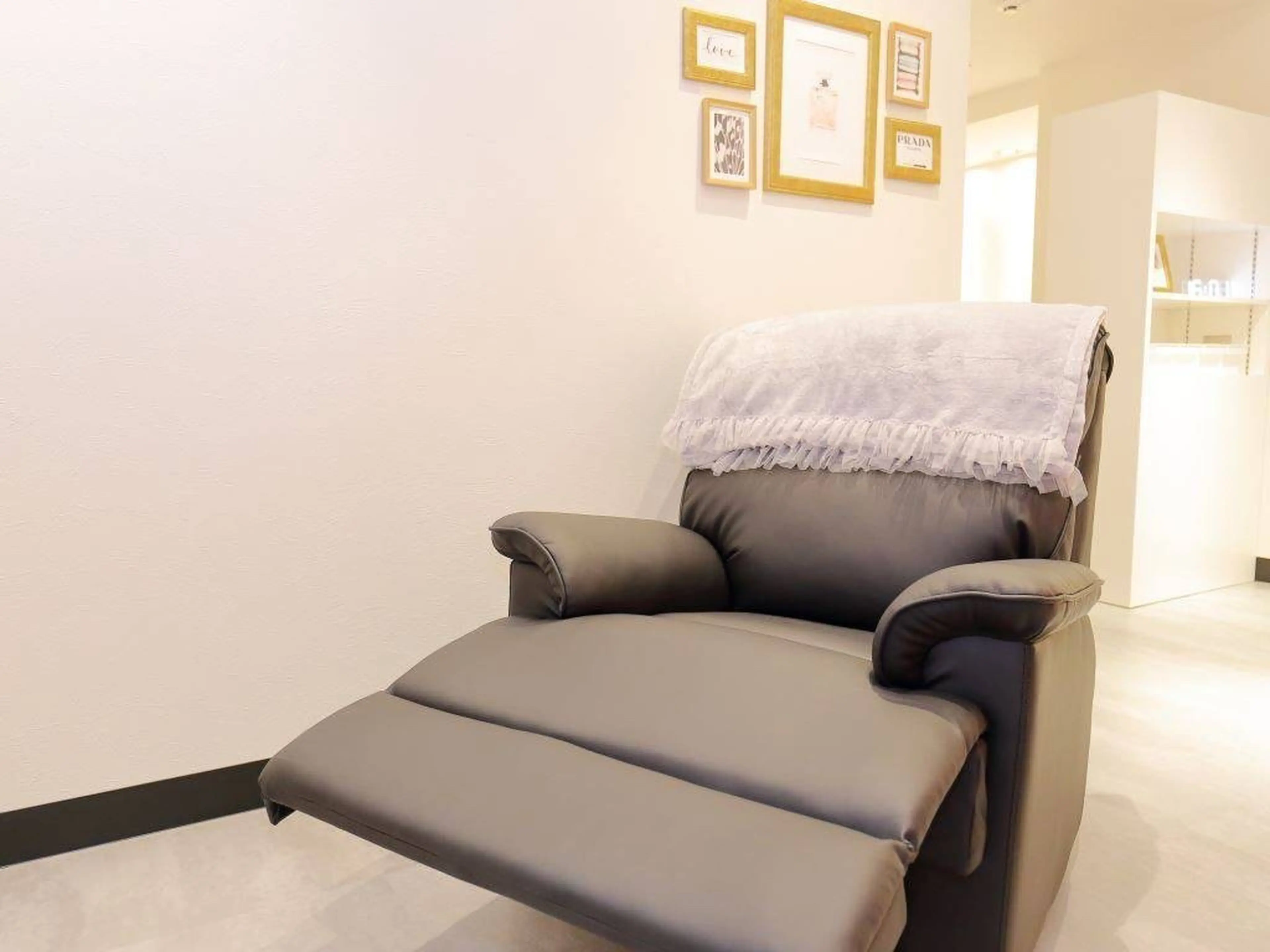 FOXY LASH -the beauty-大阪梅田本店の内観・外観1