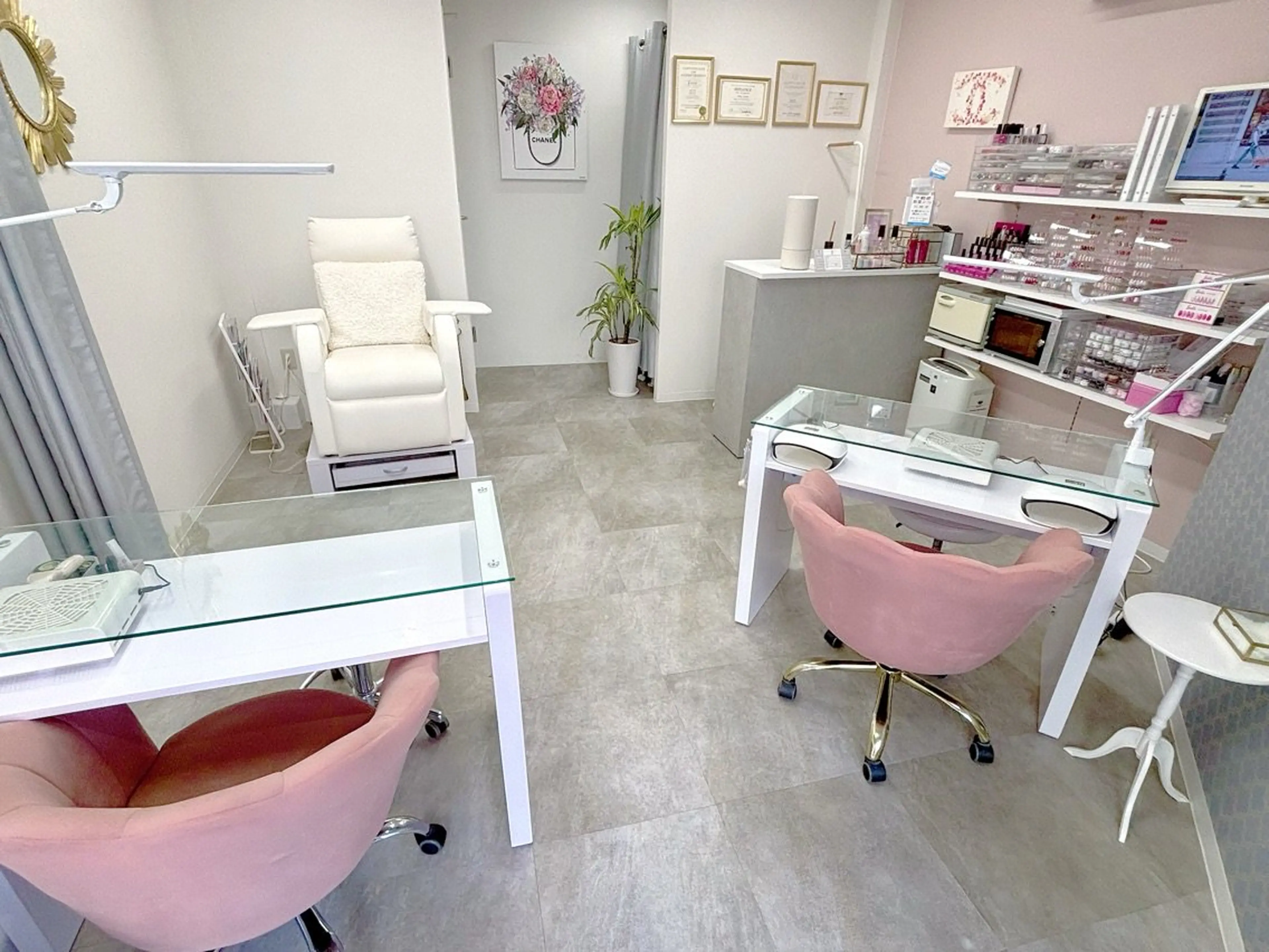 NAIL SALON mi5の内観・外観2