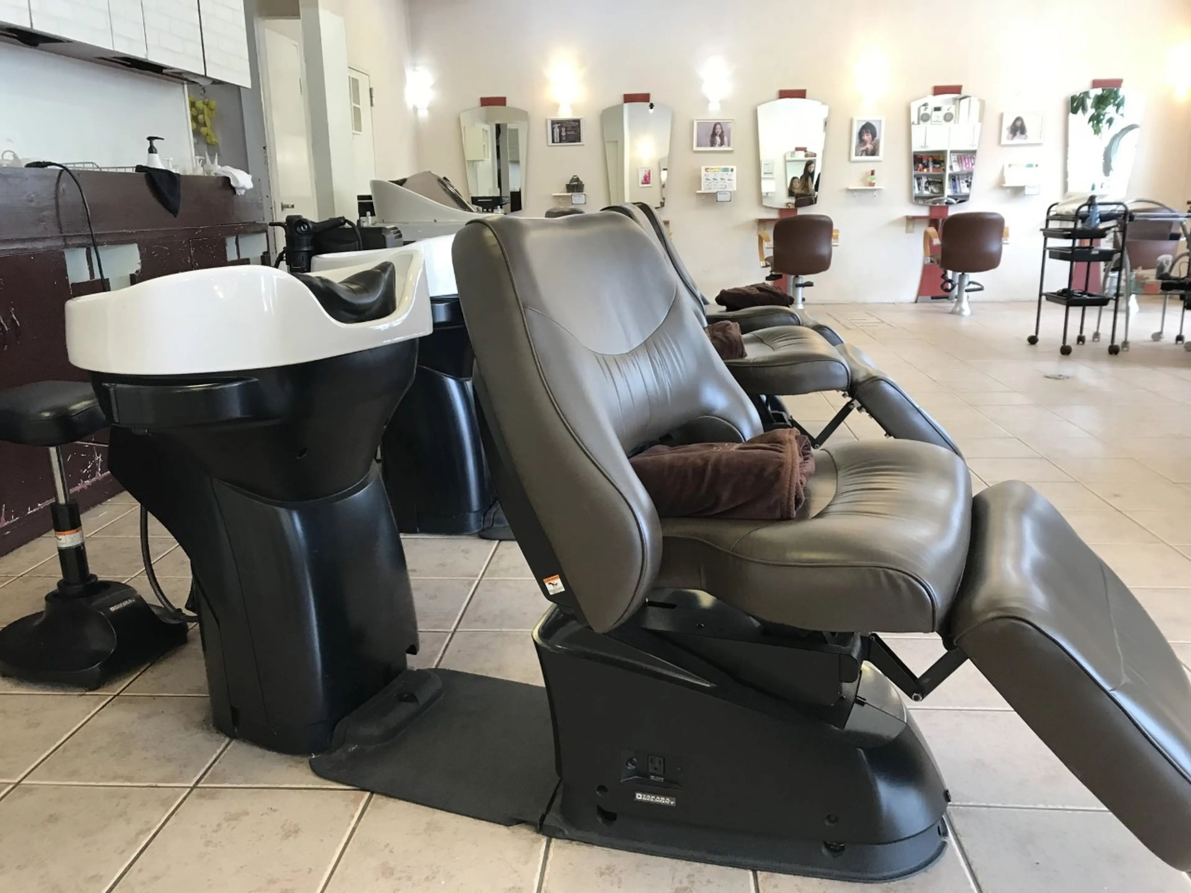 ヘアスタジオ　オリーブ　ドーム前店の内観・外観3