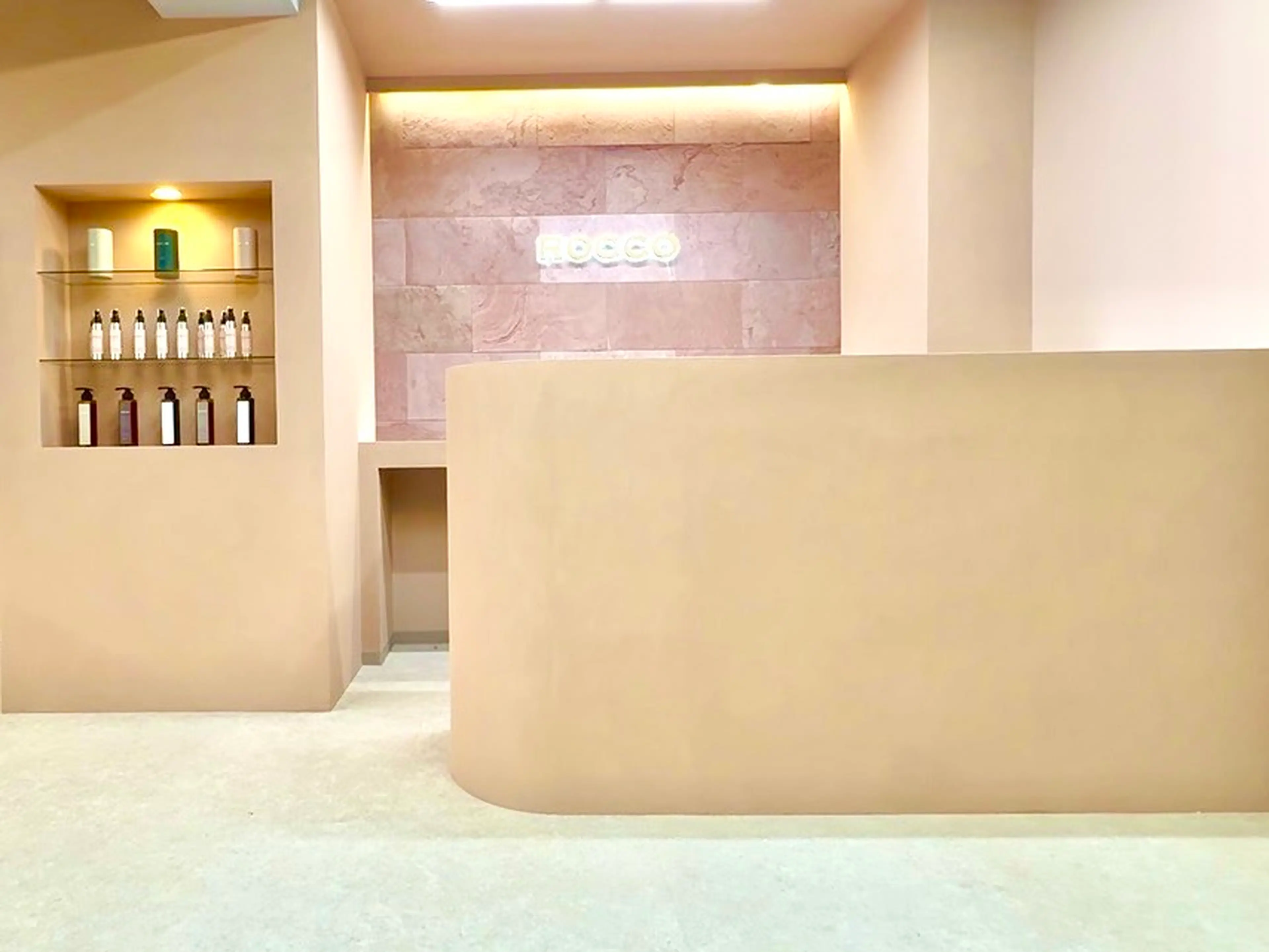 ROCCO eastの内観・外観1