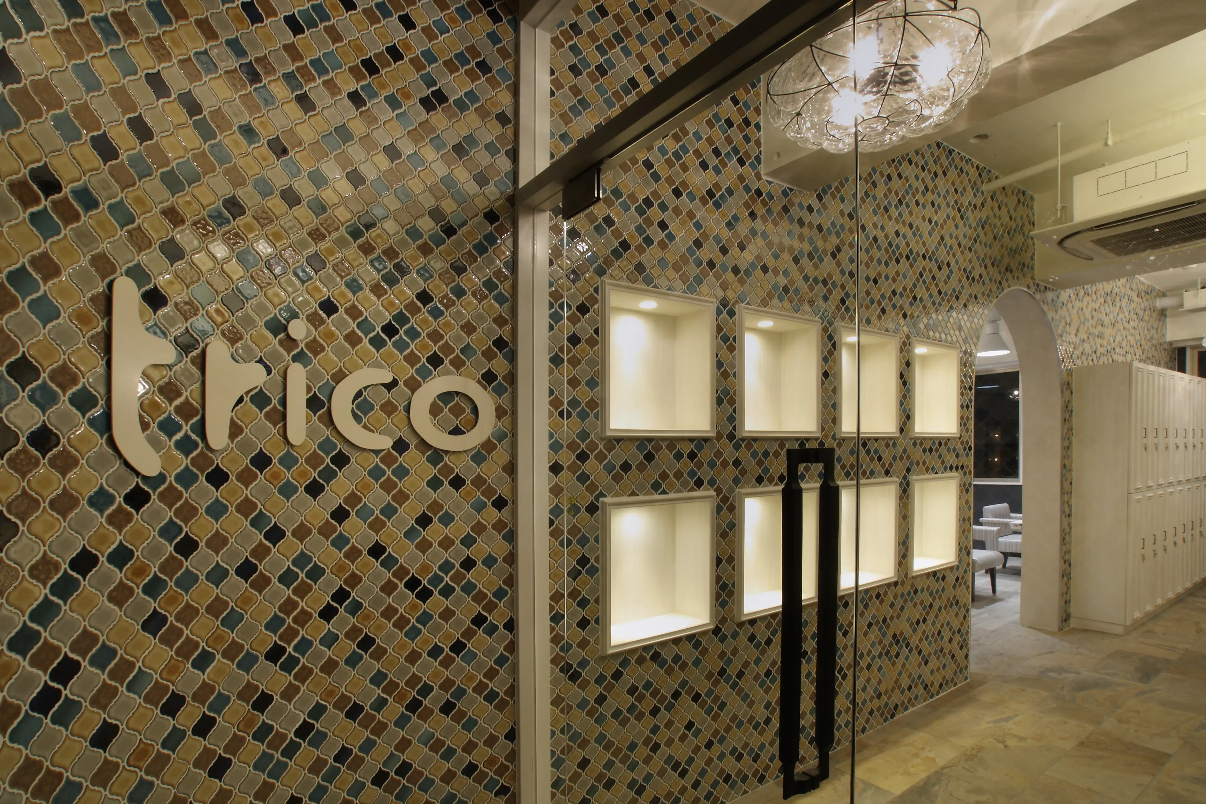 trico 梅田茶屋町店の内観・外観1