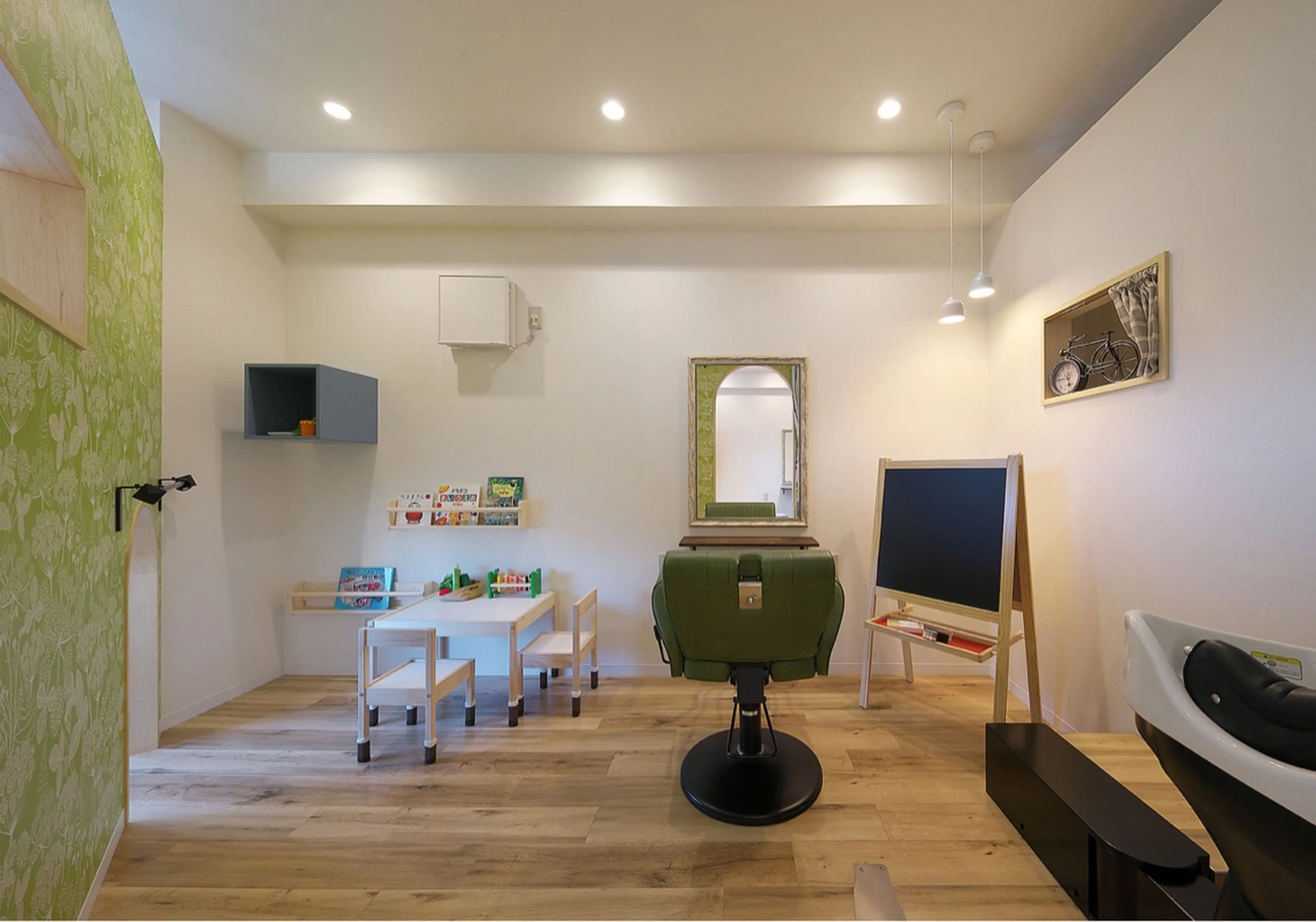 hair atelier COCOの内観・外観2