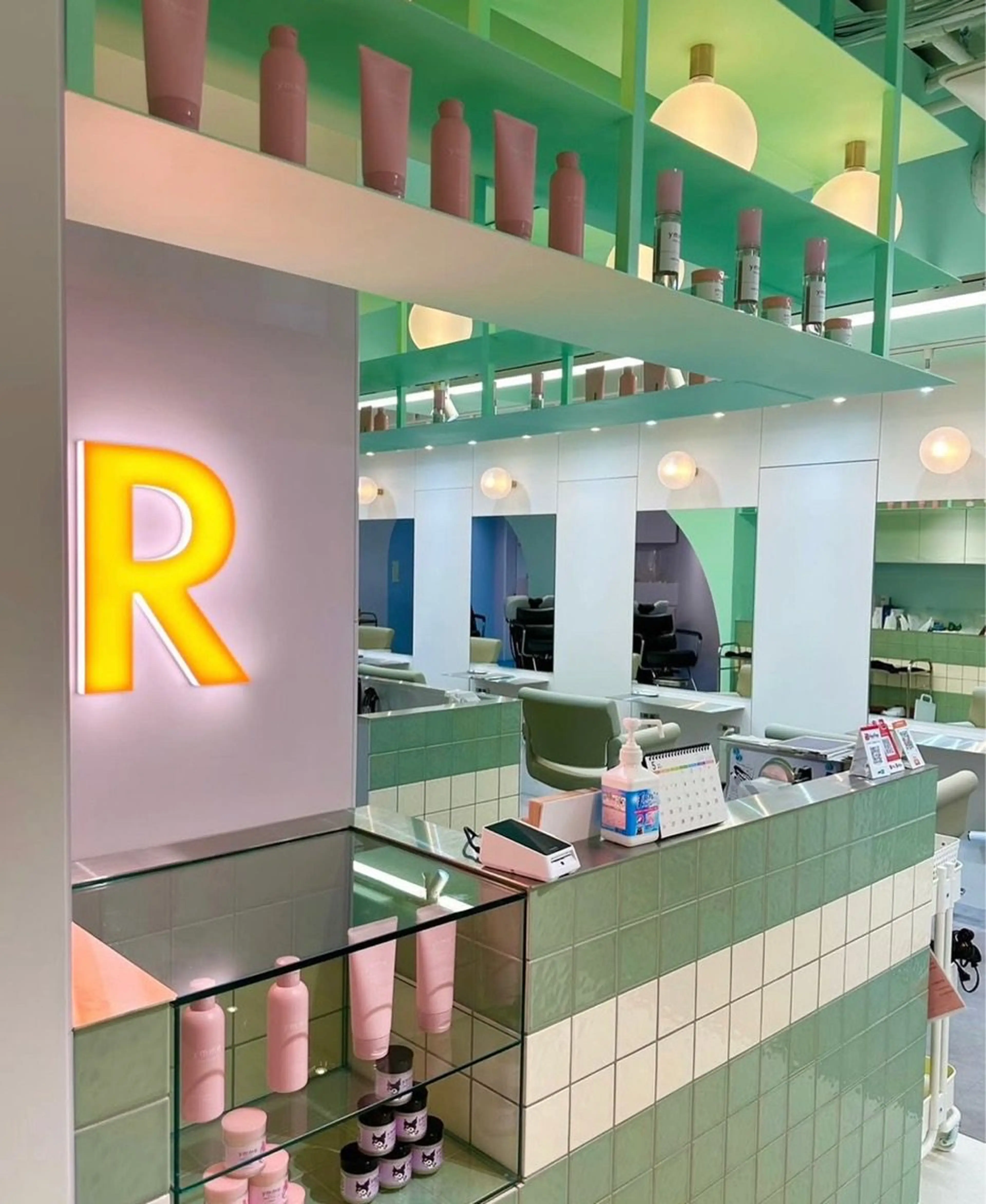 R（アール）の内観・外観2