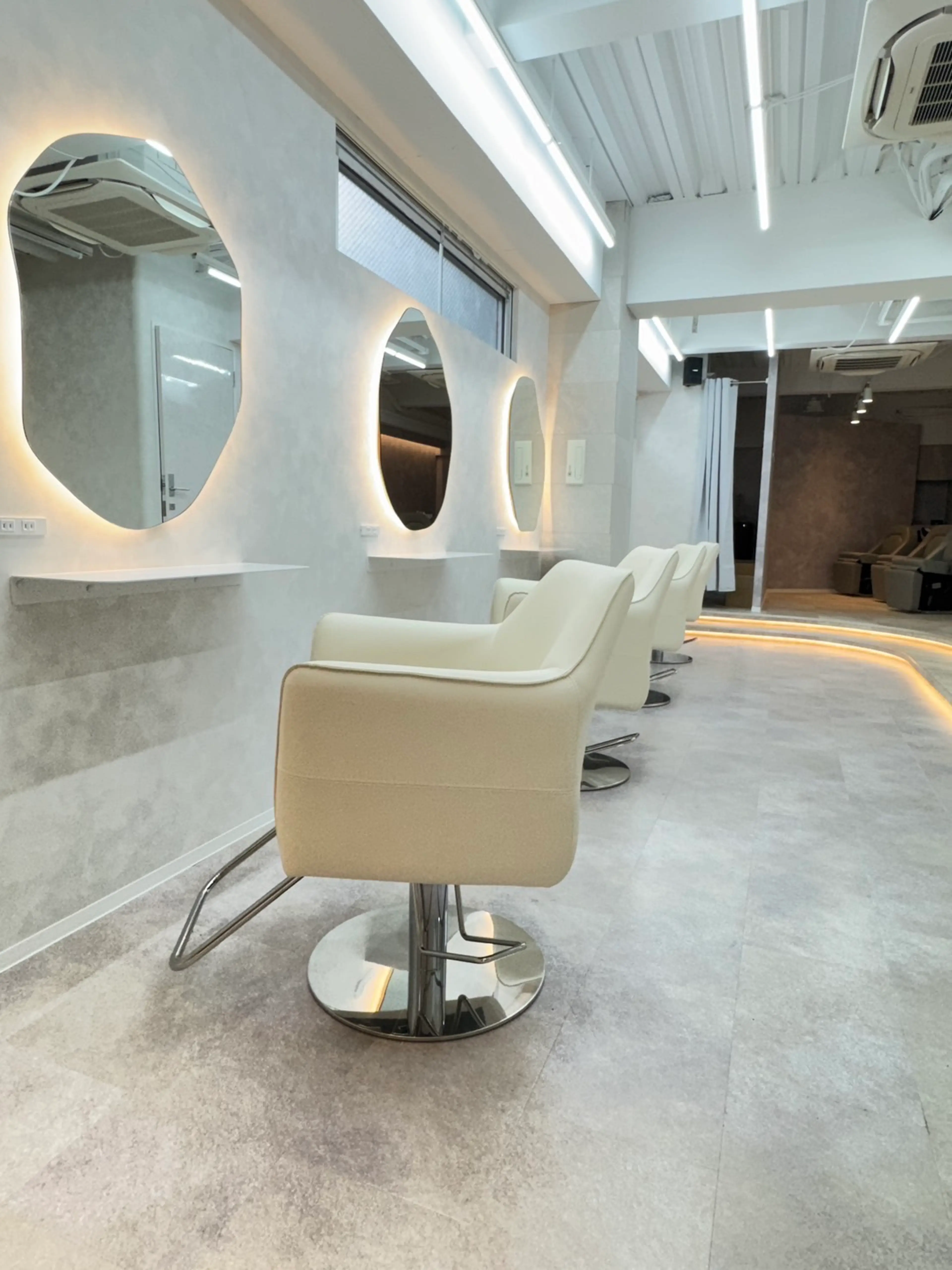 Ess  艶髪/髪質改善/韓国風【エス】の内観・外観2