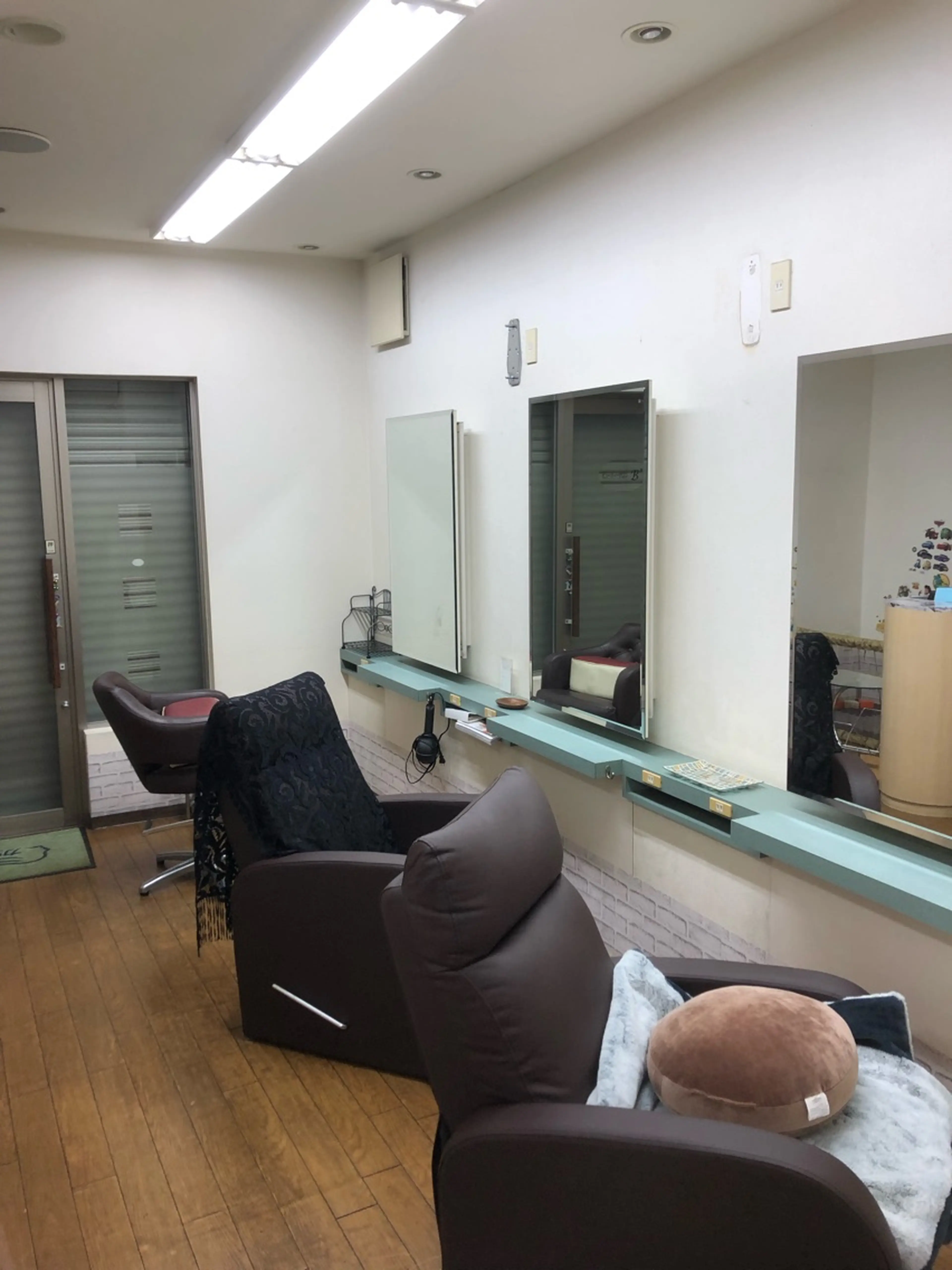 B'の内観・外観1