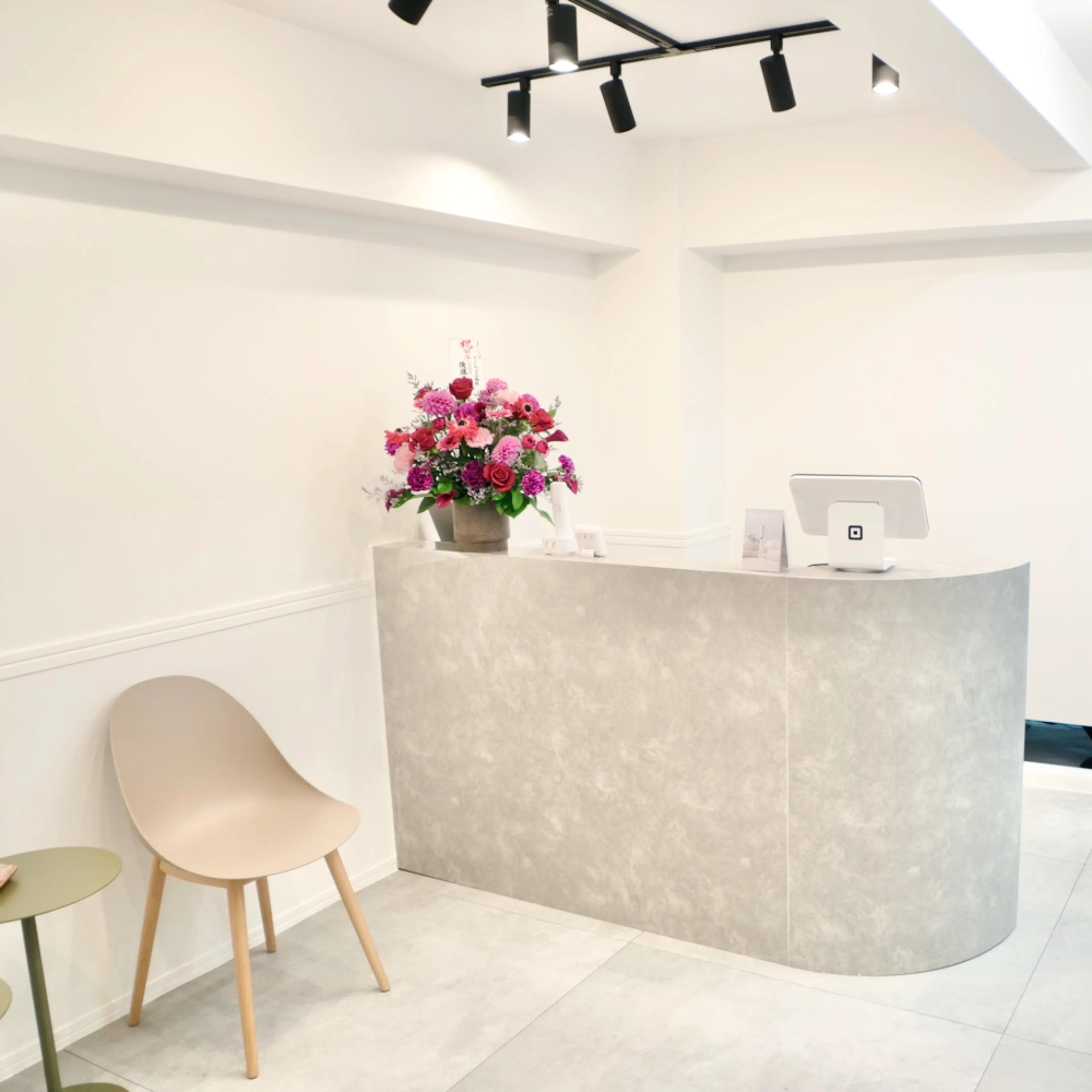 W    eye candyの内観・外観1