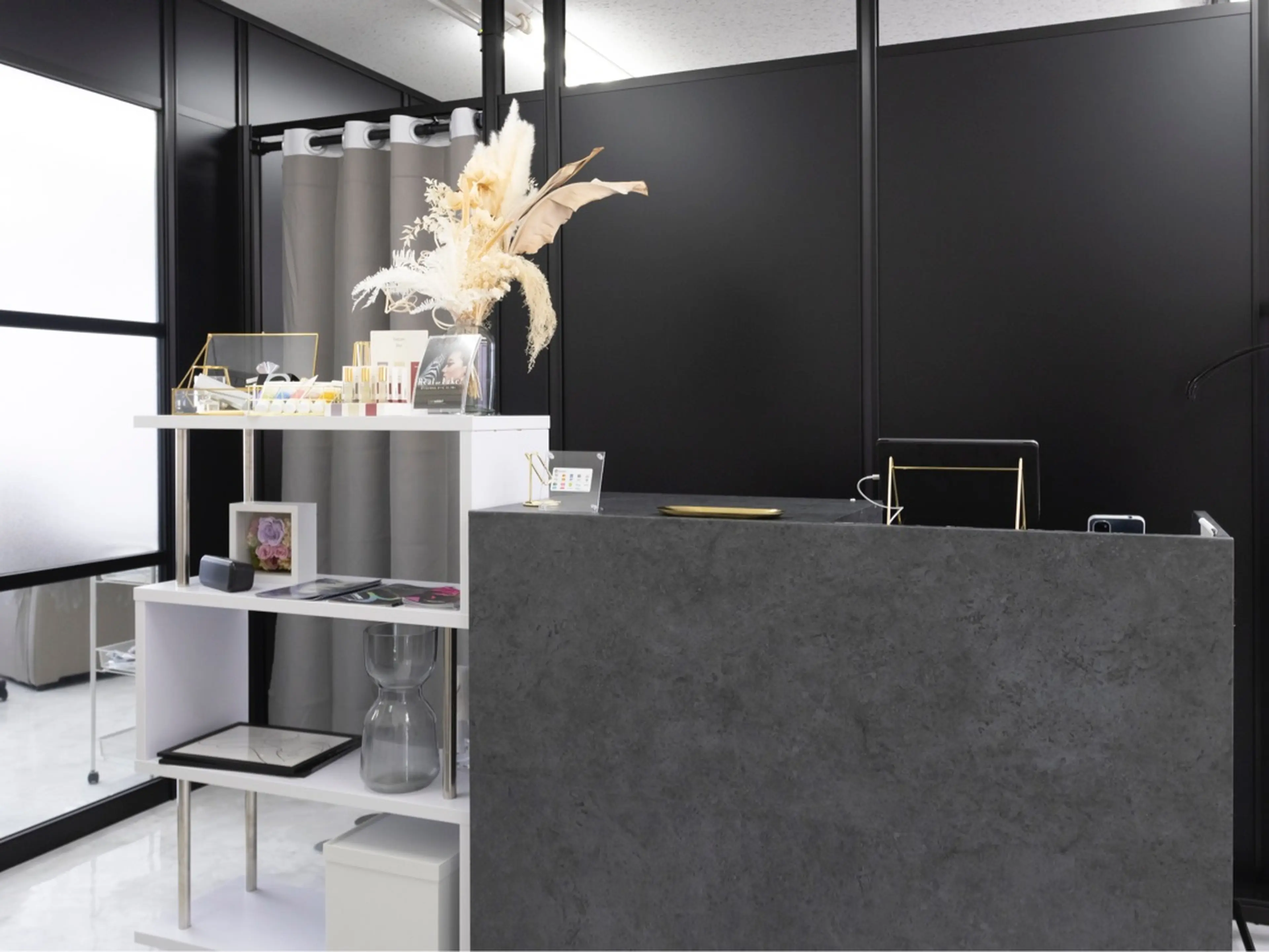 salon Laule'a nail&eyelashの内観・外観1