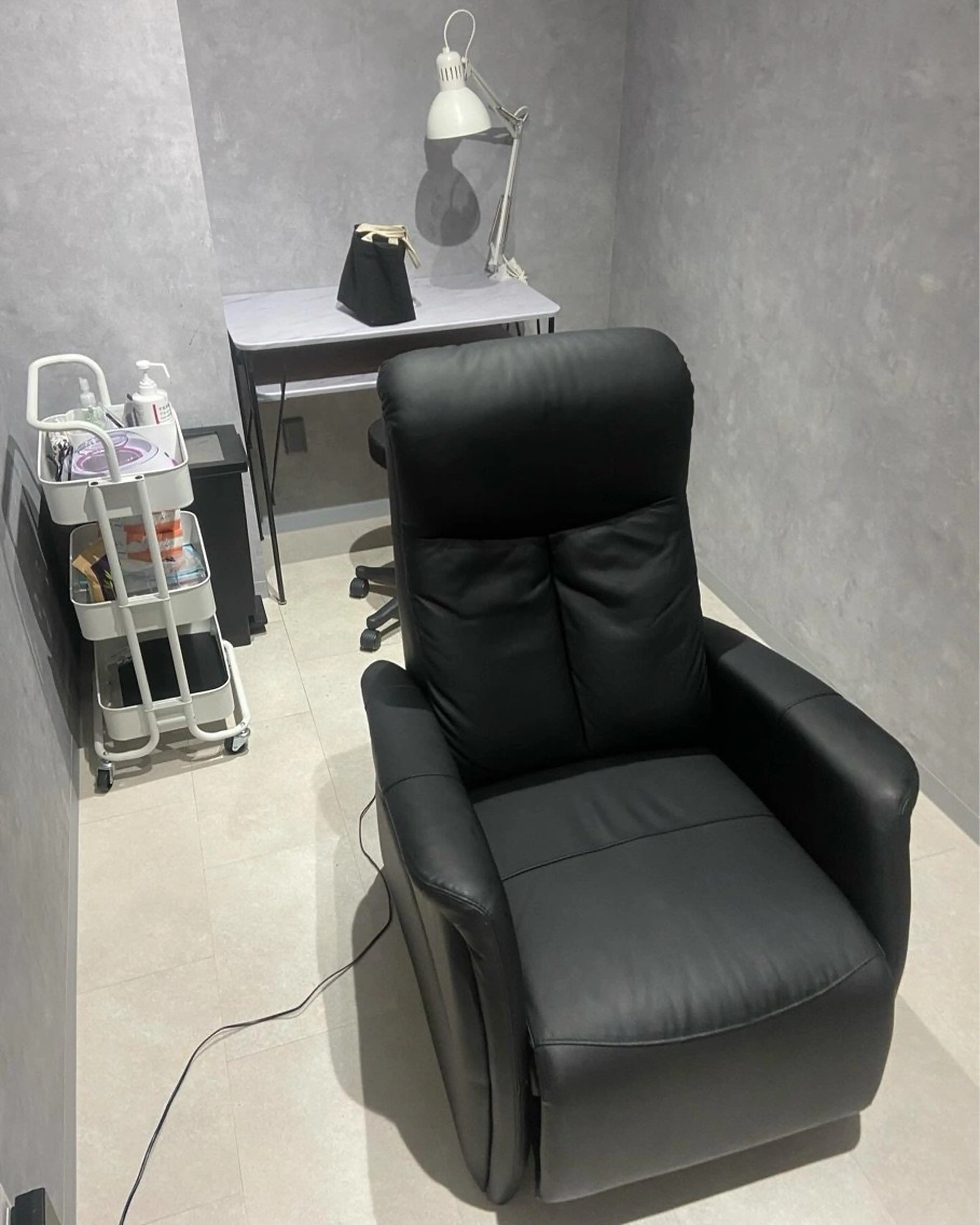 メンズピュアの内観・外観1