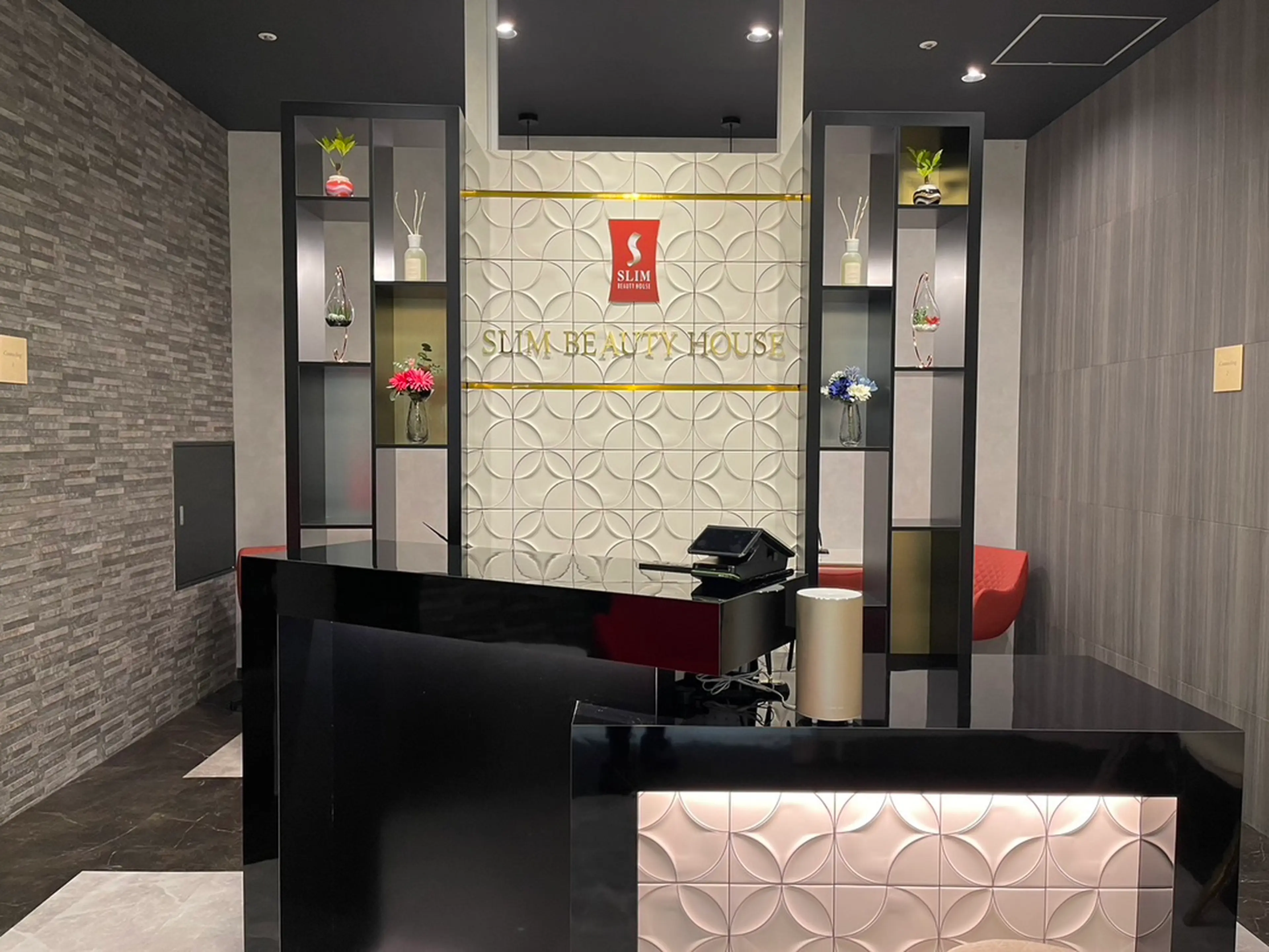 スリムビューティハウス 札幌PIVOT CROSS店の内観・外観1