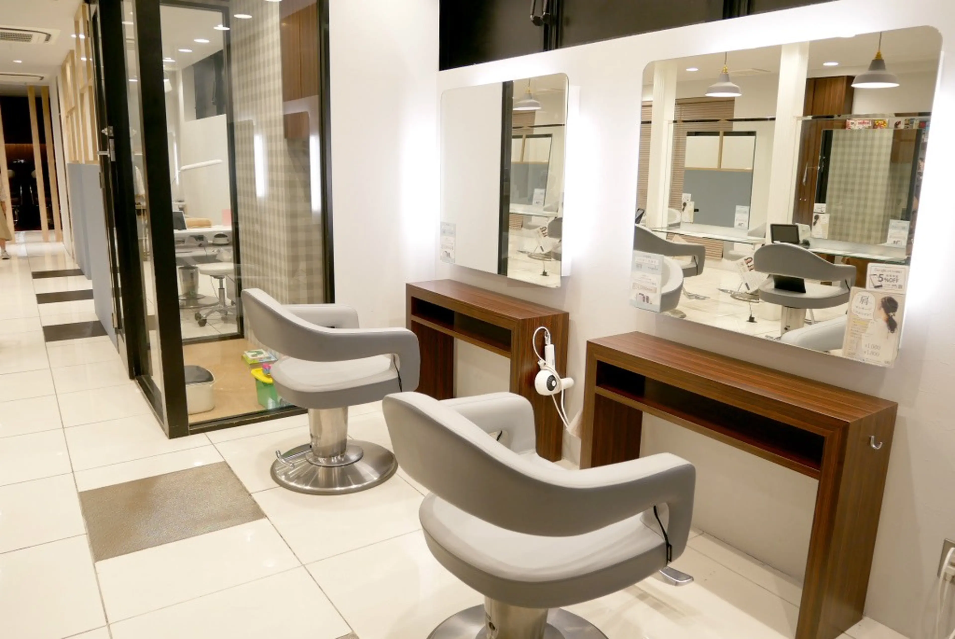 HAIR＆MAKE EARTH 調布店の内観・外観3