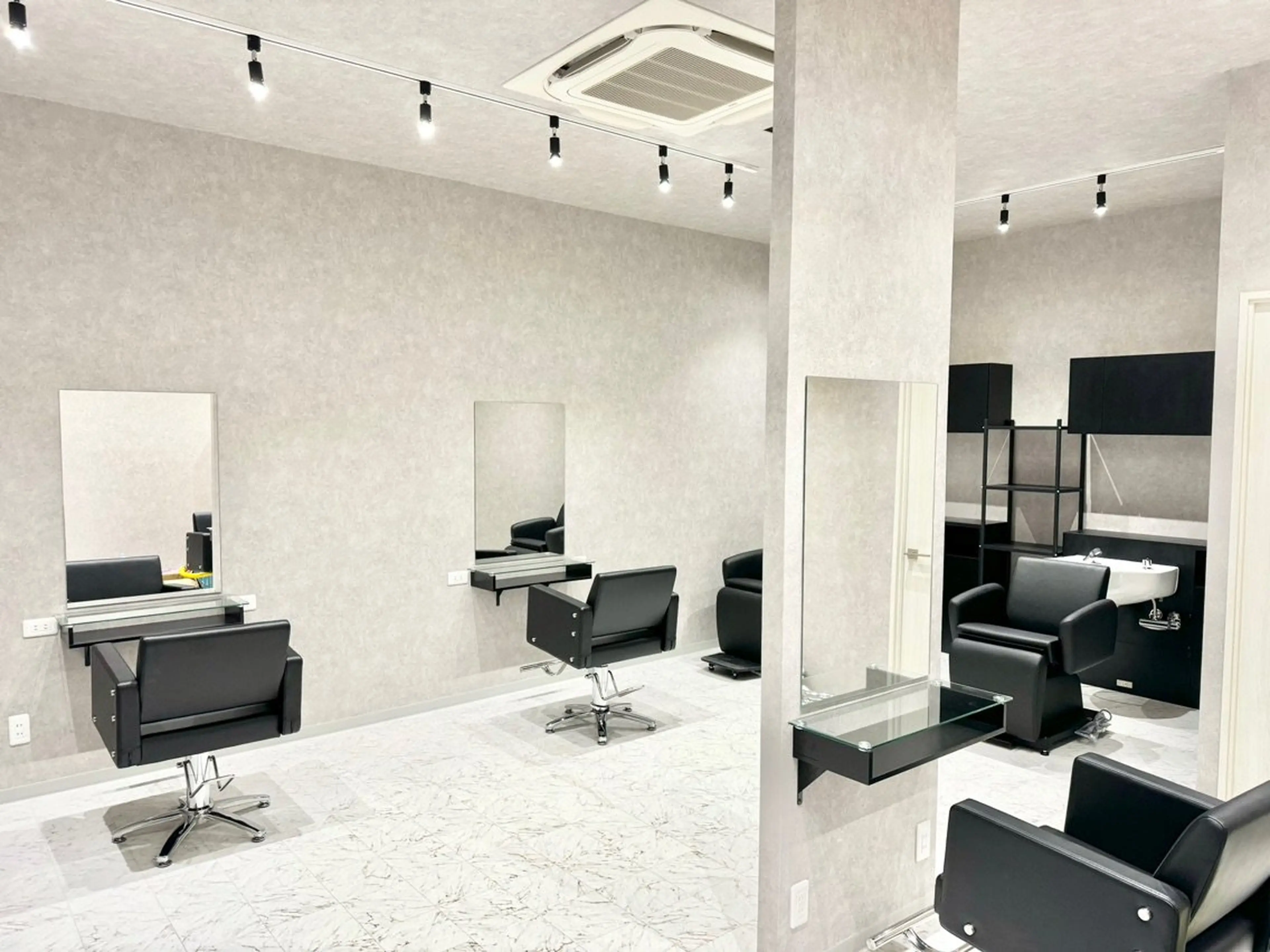 Hair&Make TOYBOXの内観・外観2