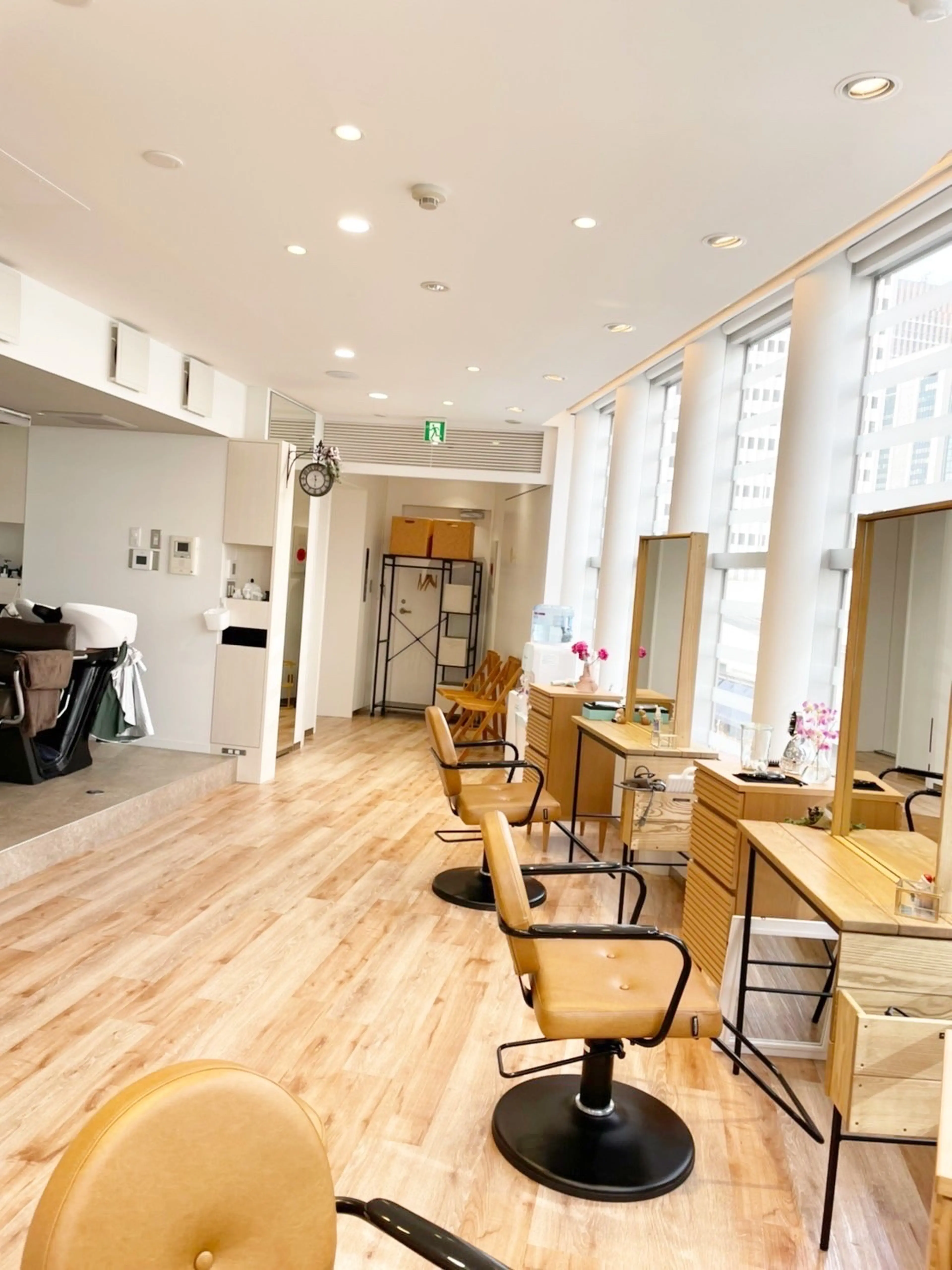 apish 並木通り店の内観・外観2