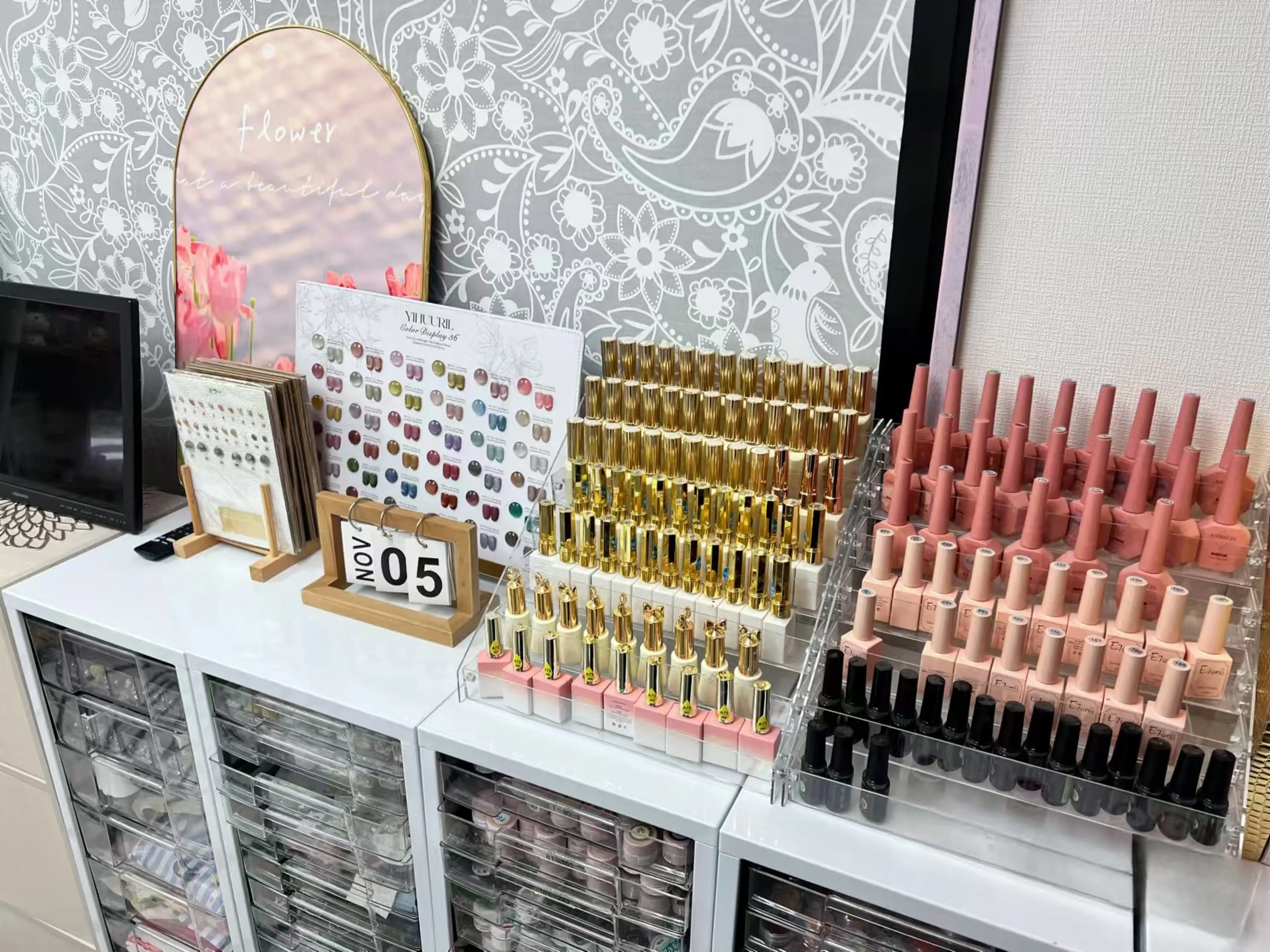 R nailsalonの内観・外観3