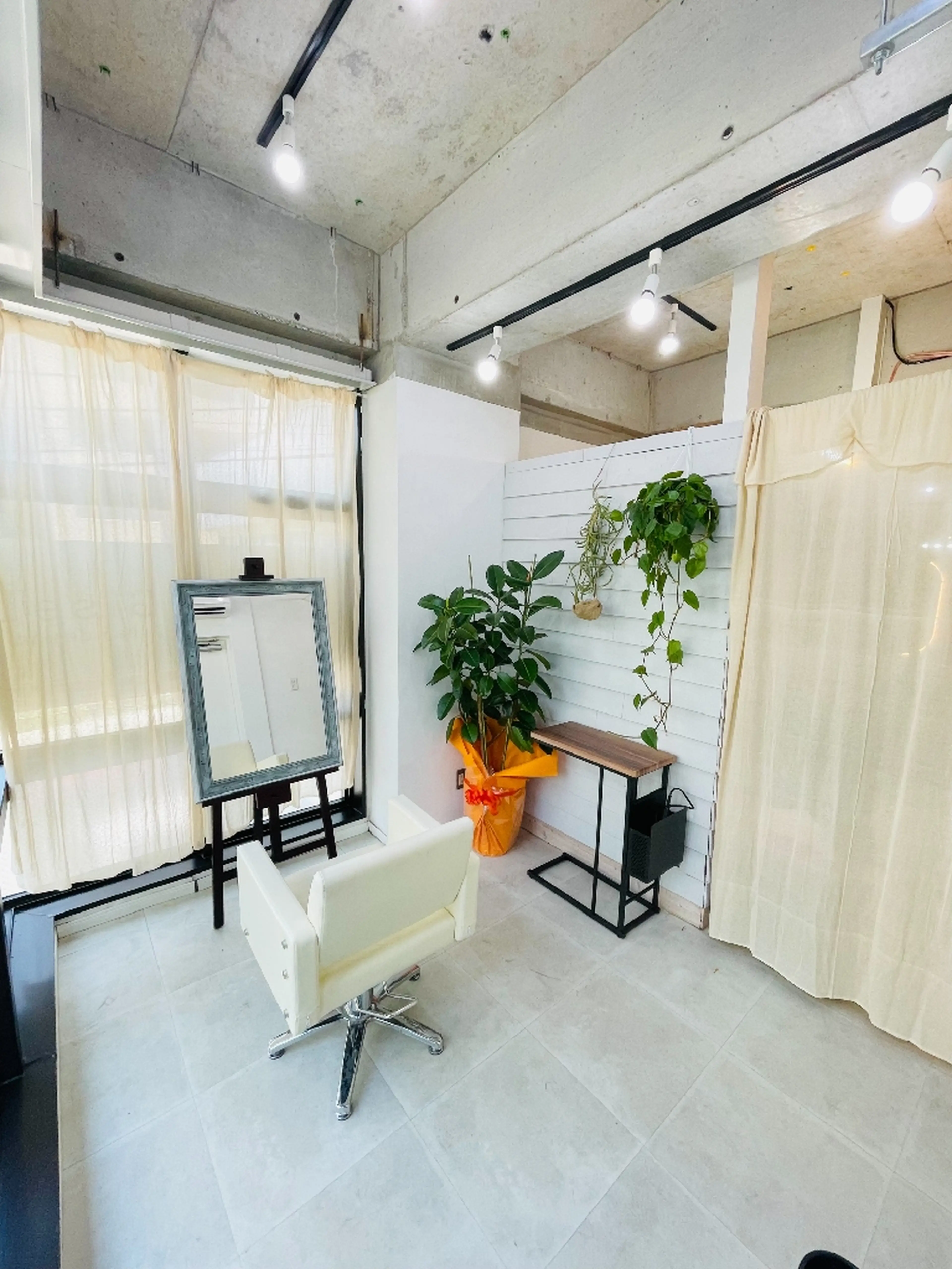 ジゼル博多筑紫口店の内観・外観2