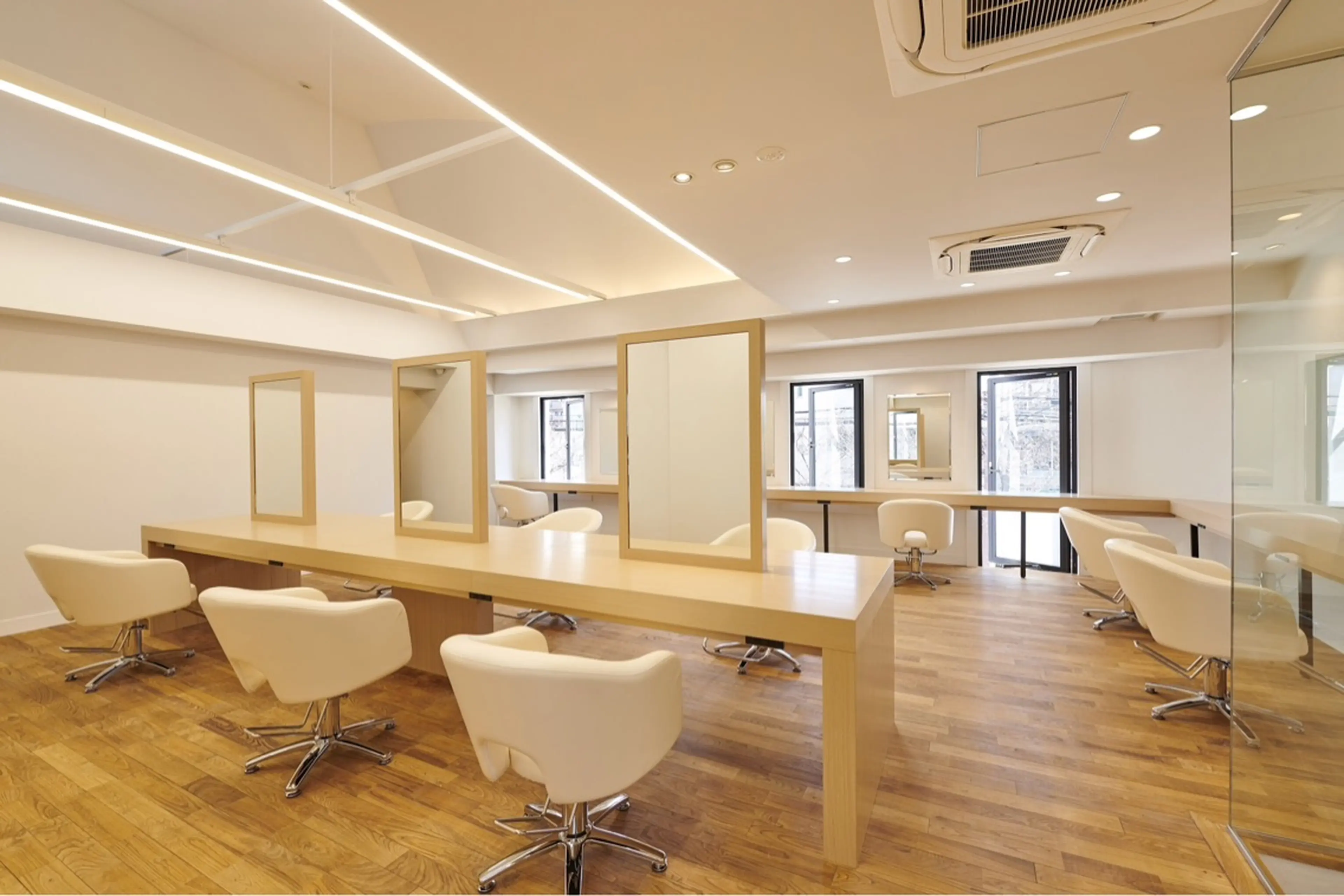 White House芦屋さくら並木店の内観・外観3