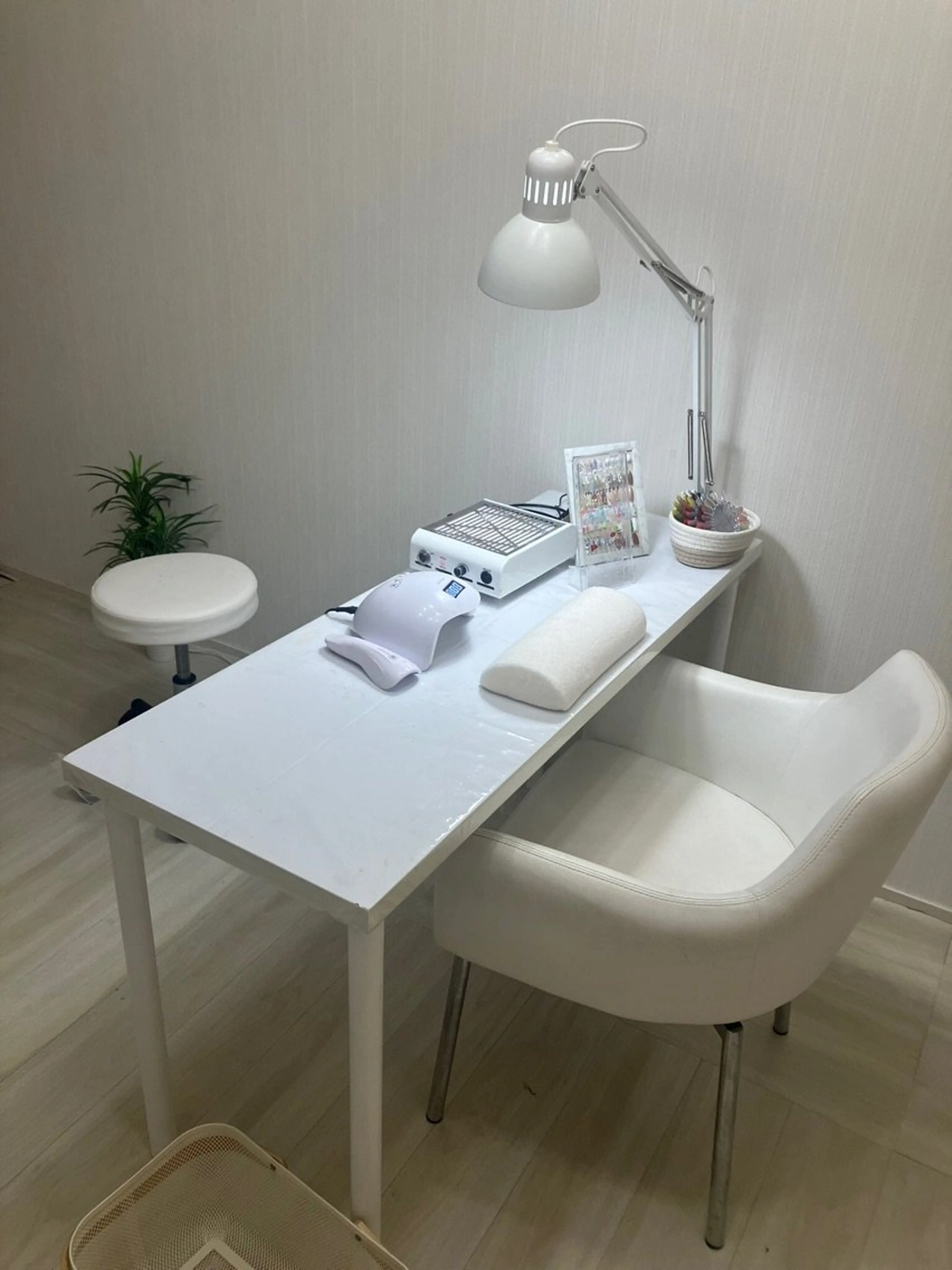 ek  nailの内観・外観1