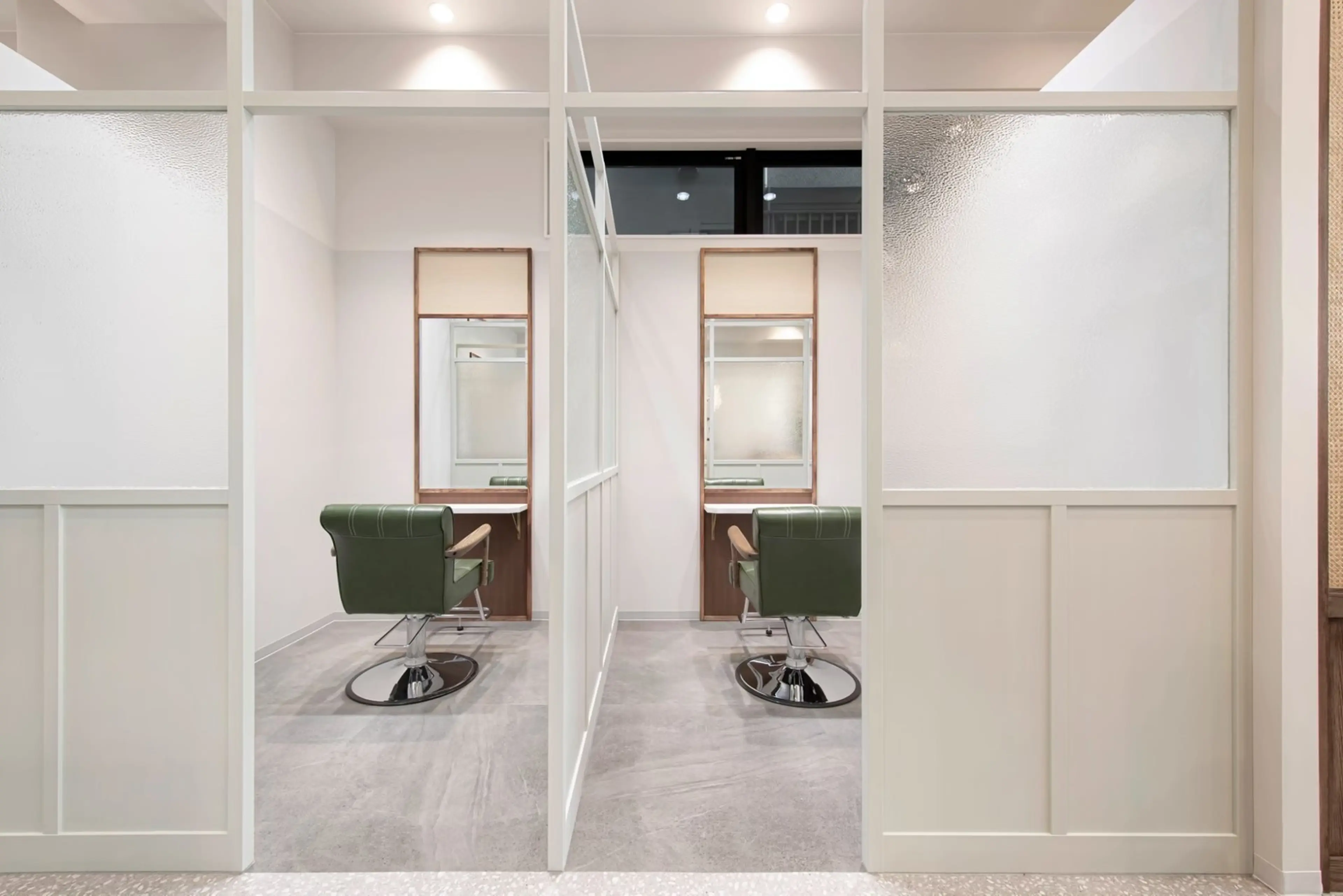 tocca hair&treatment　仙台東口店の内観・外観1