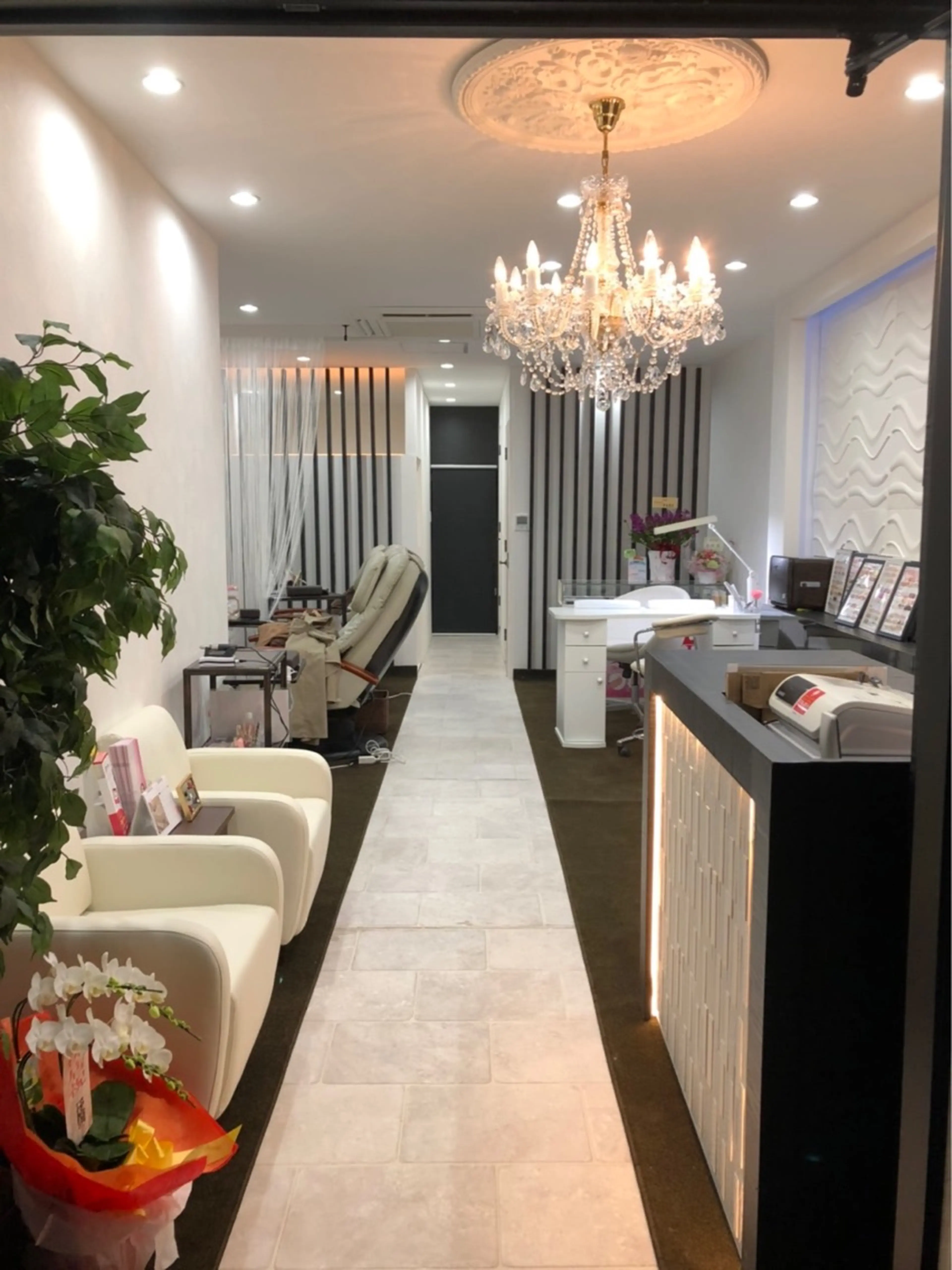 ネイルサロン　美NAILの内観・外観1