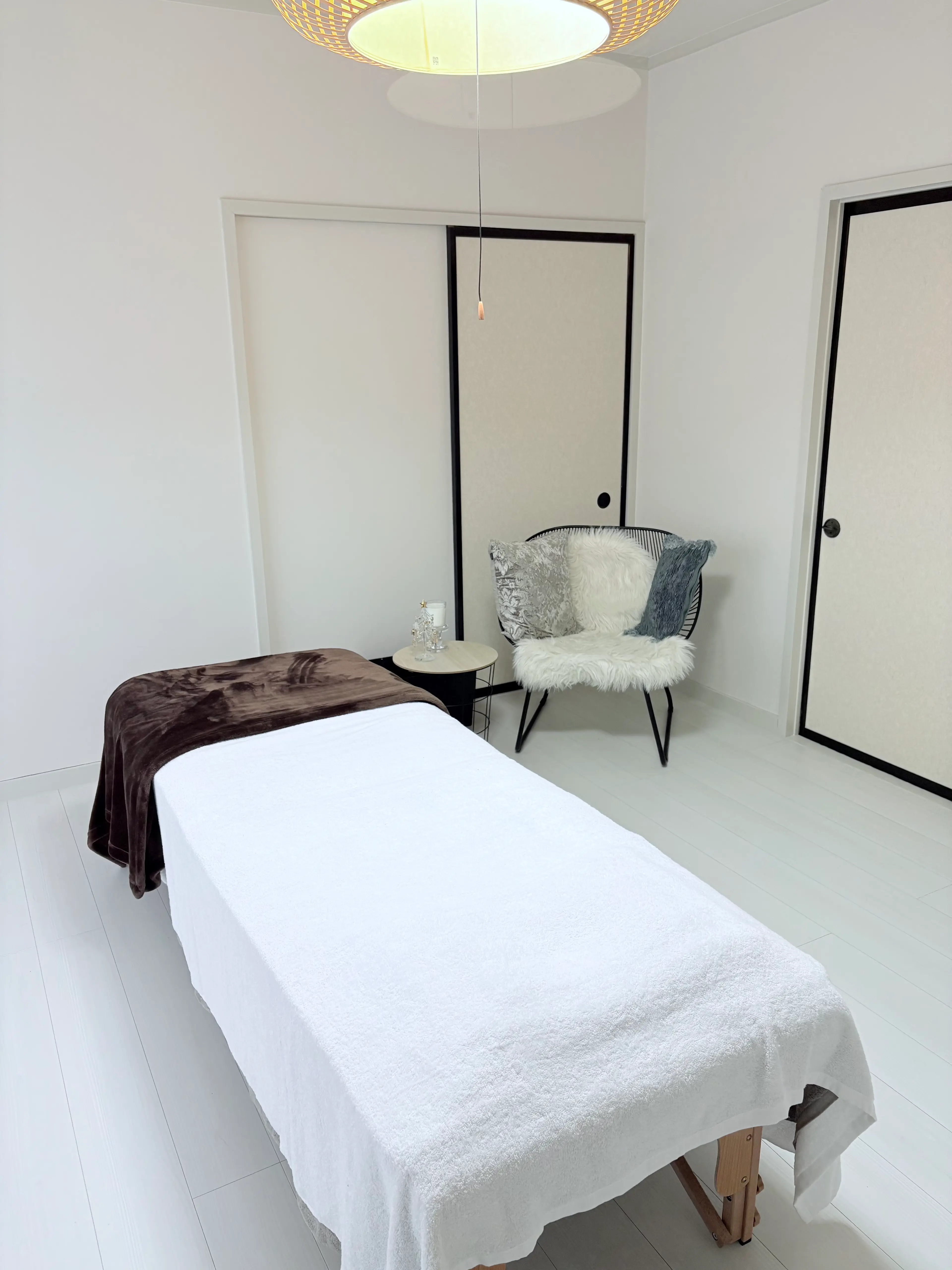 毛穴悩み専門サロン threeの内観・外観3