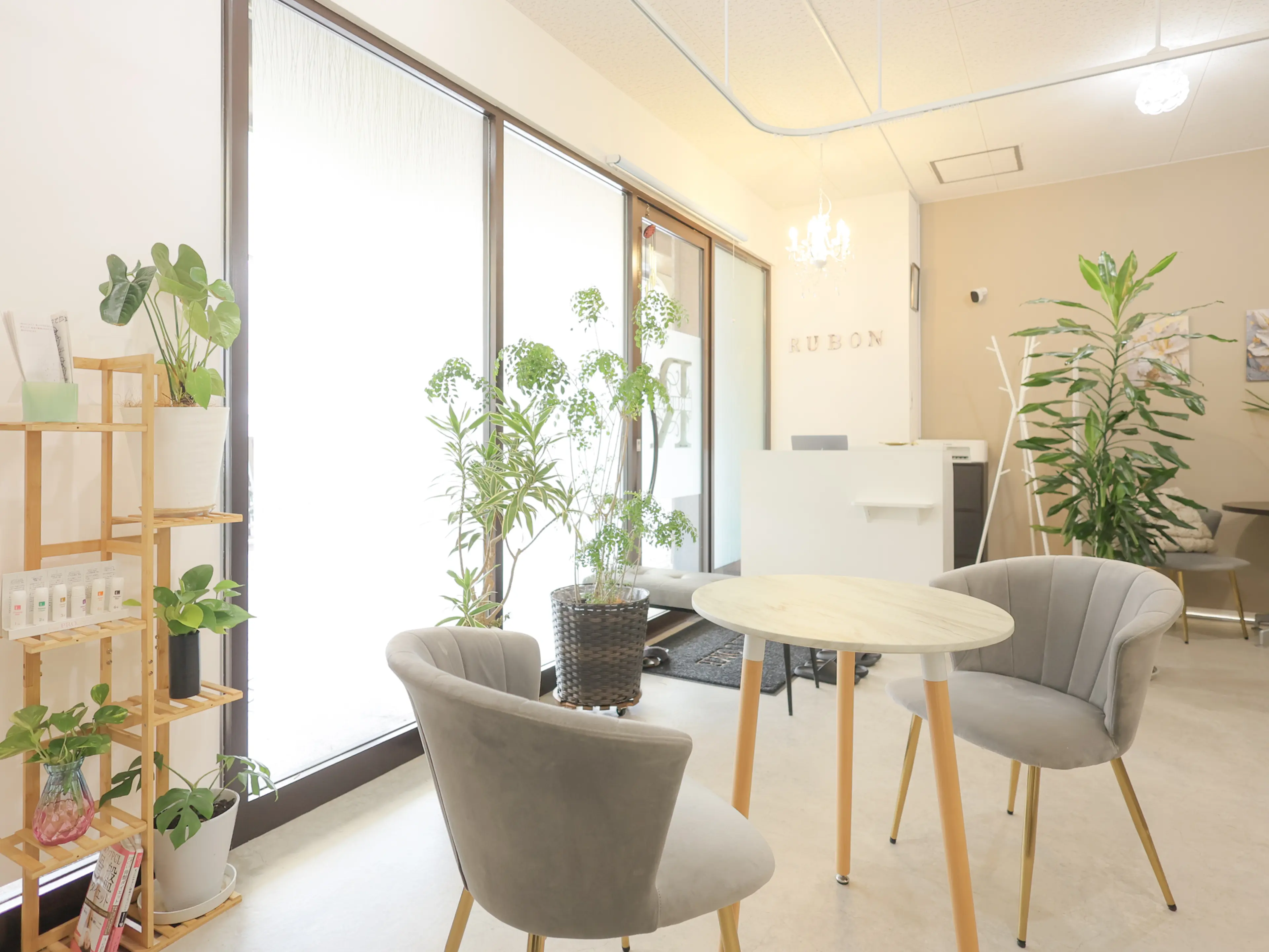 美肌専門サロンRUBONの内観・外観2