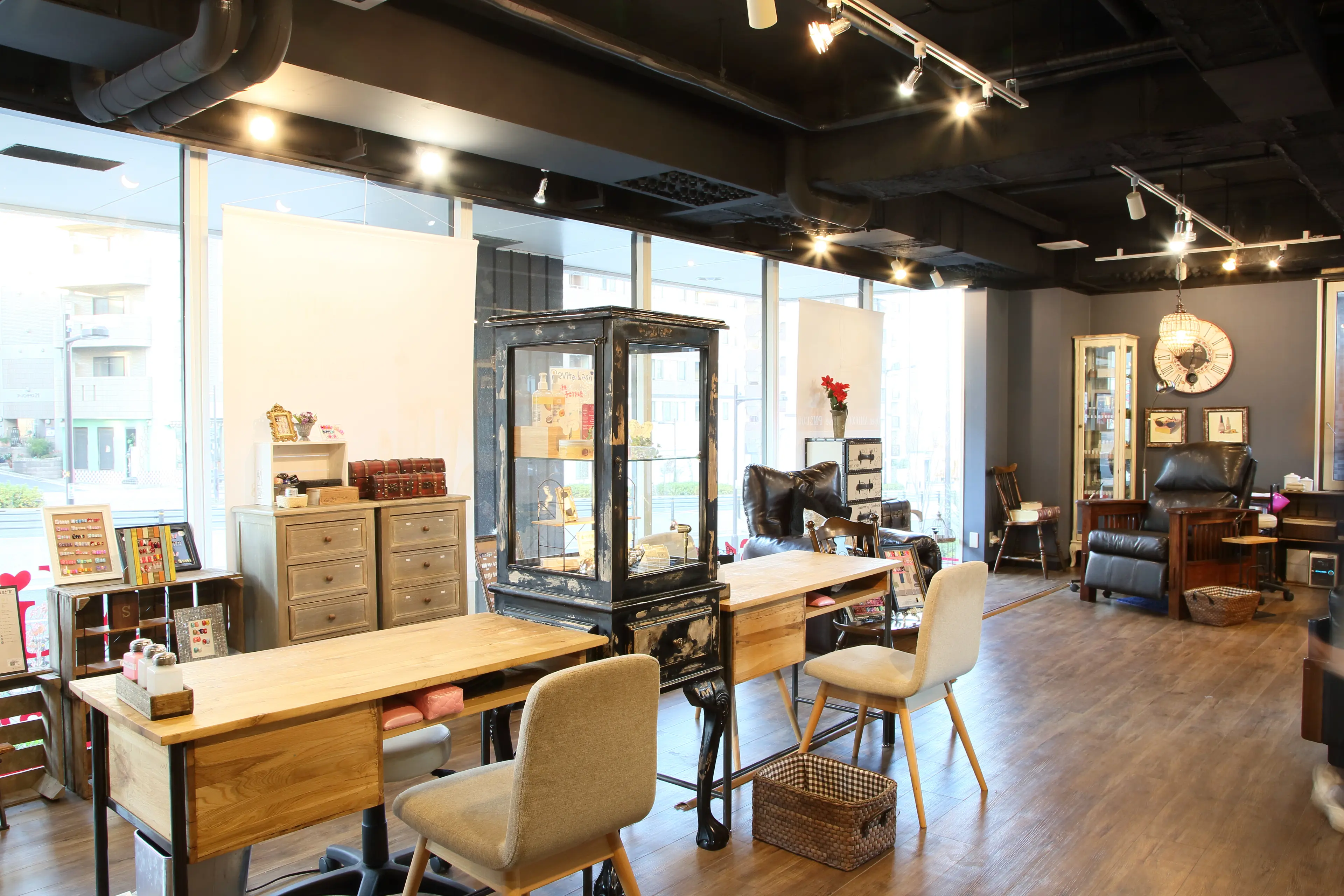 パラジェル・まつげパーマ取扱店 Mink Style 代々木公園店【ミンクスタイル】の内観・外観1