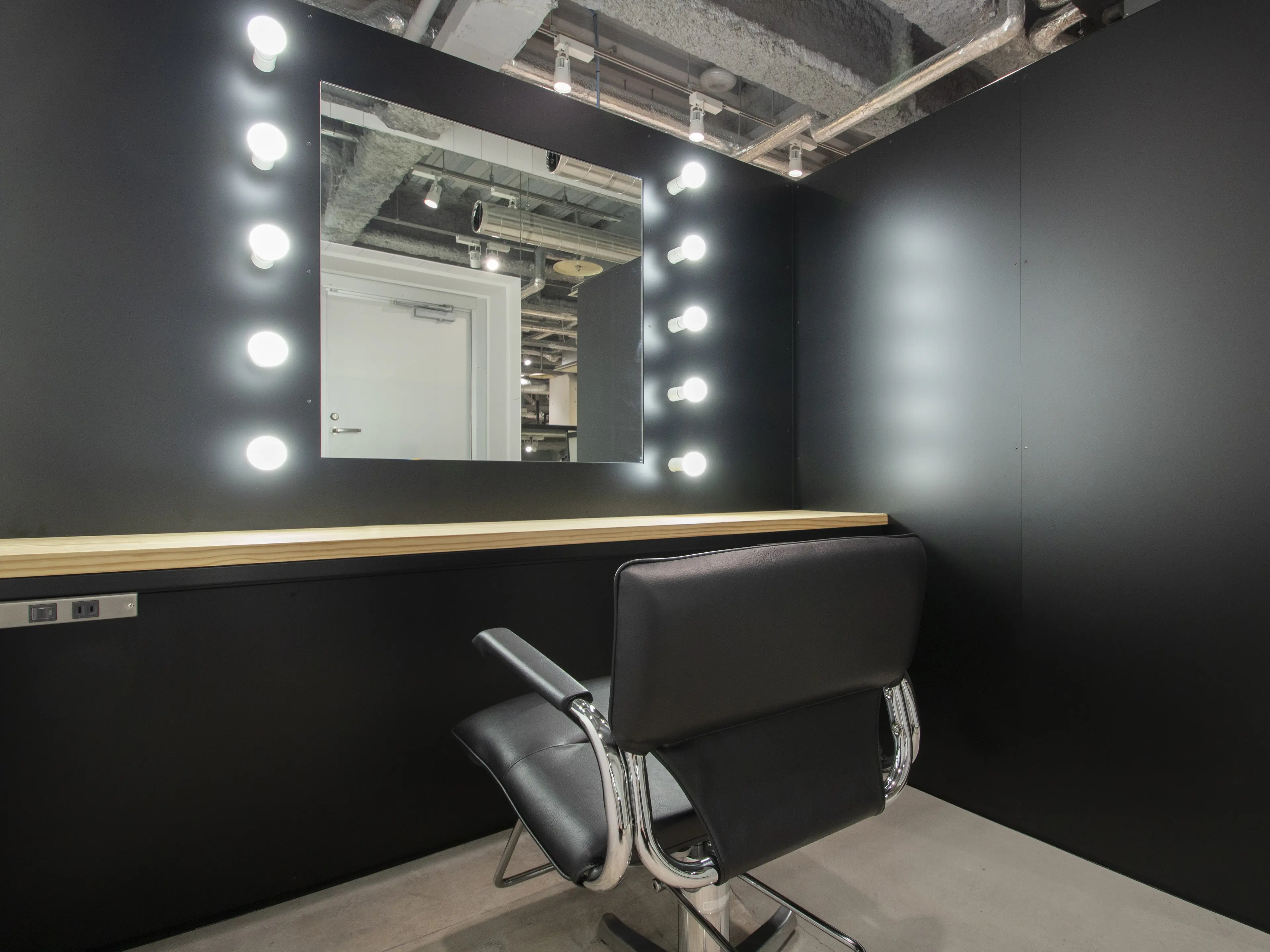 ALBUM 池袋の内観・外観2