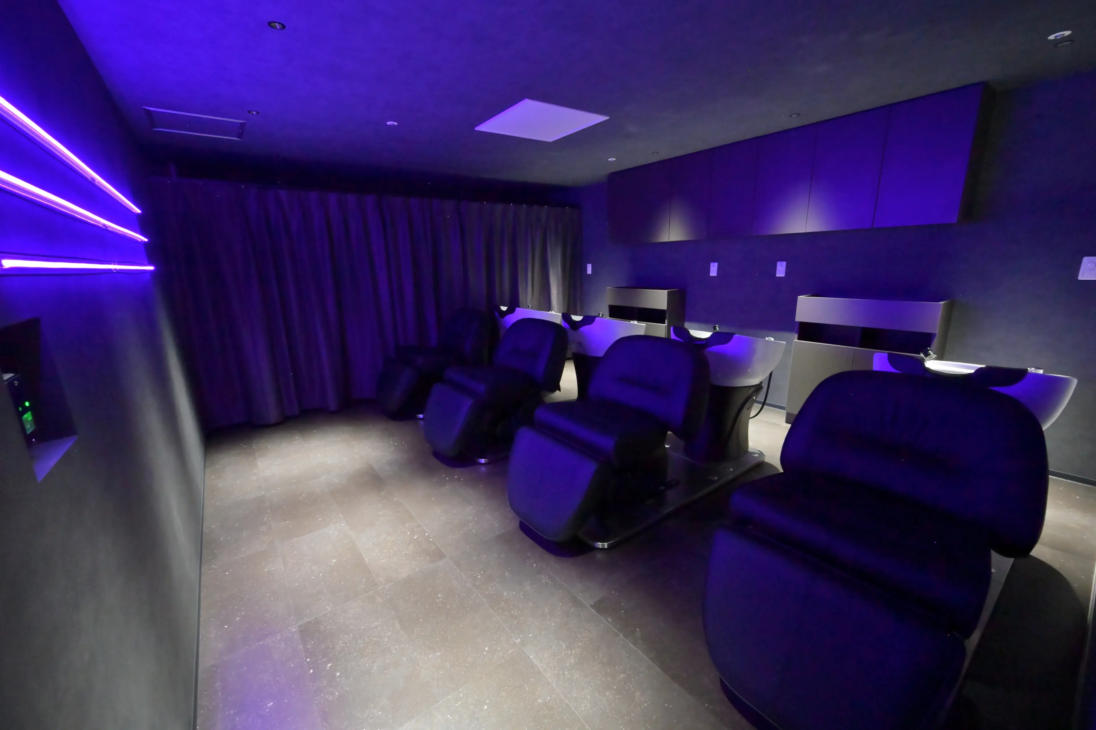 prize【プライズ】ブリーチ/パーソナルカラー&髪質改善トリートメント成増ドンキ店の内観・外観2