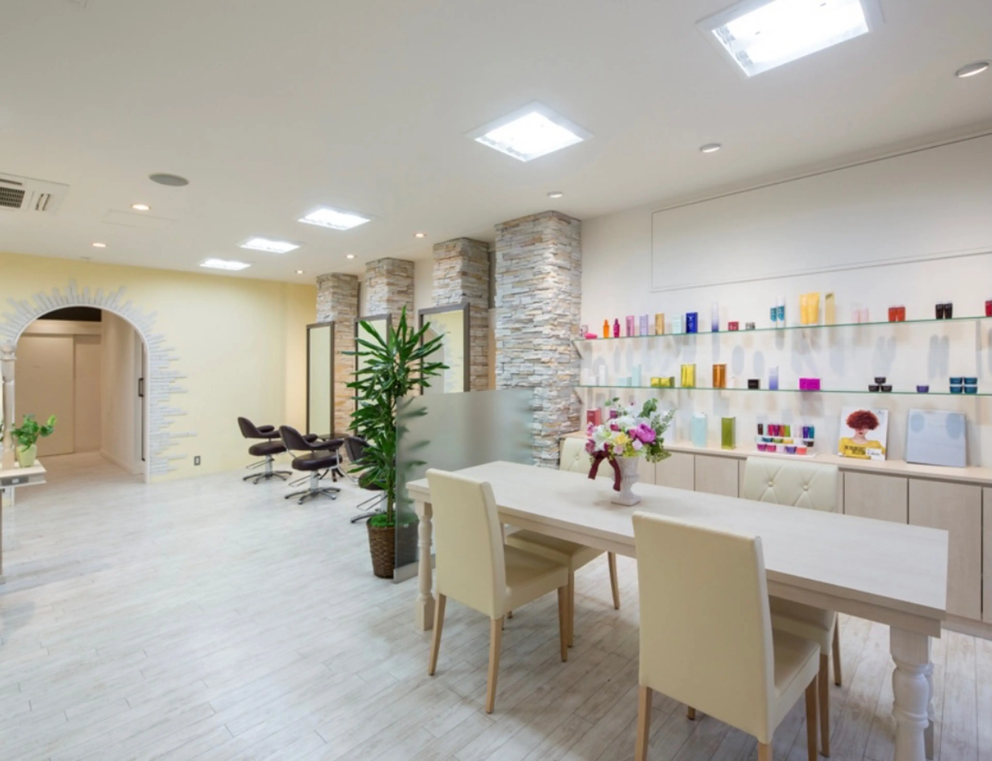 CREAの内観・外観1