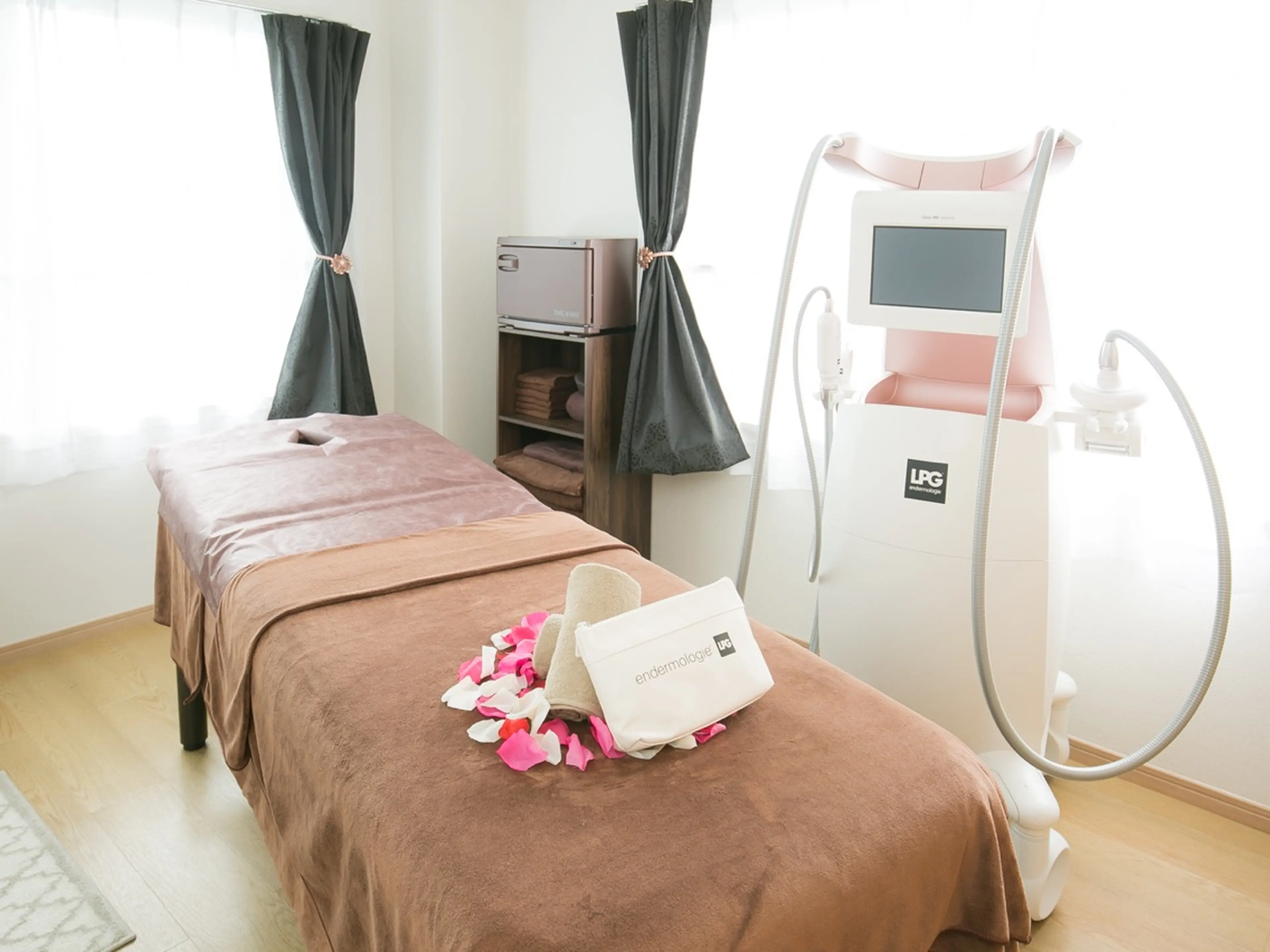 private esthetic salon AIRISの内観・外観1