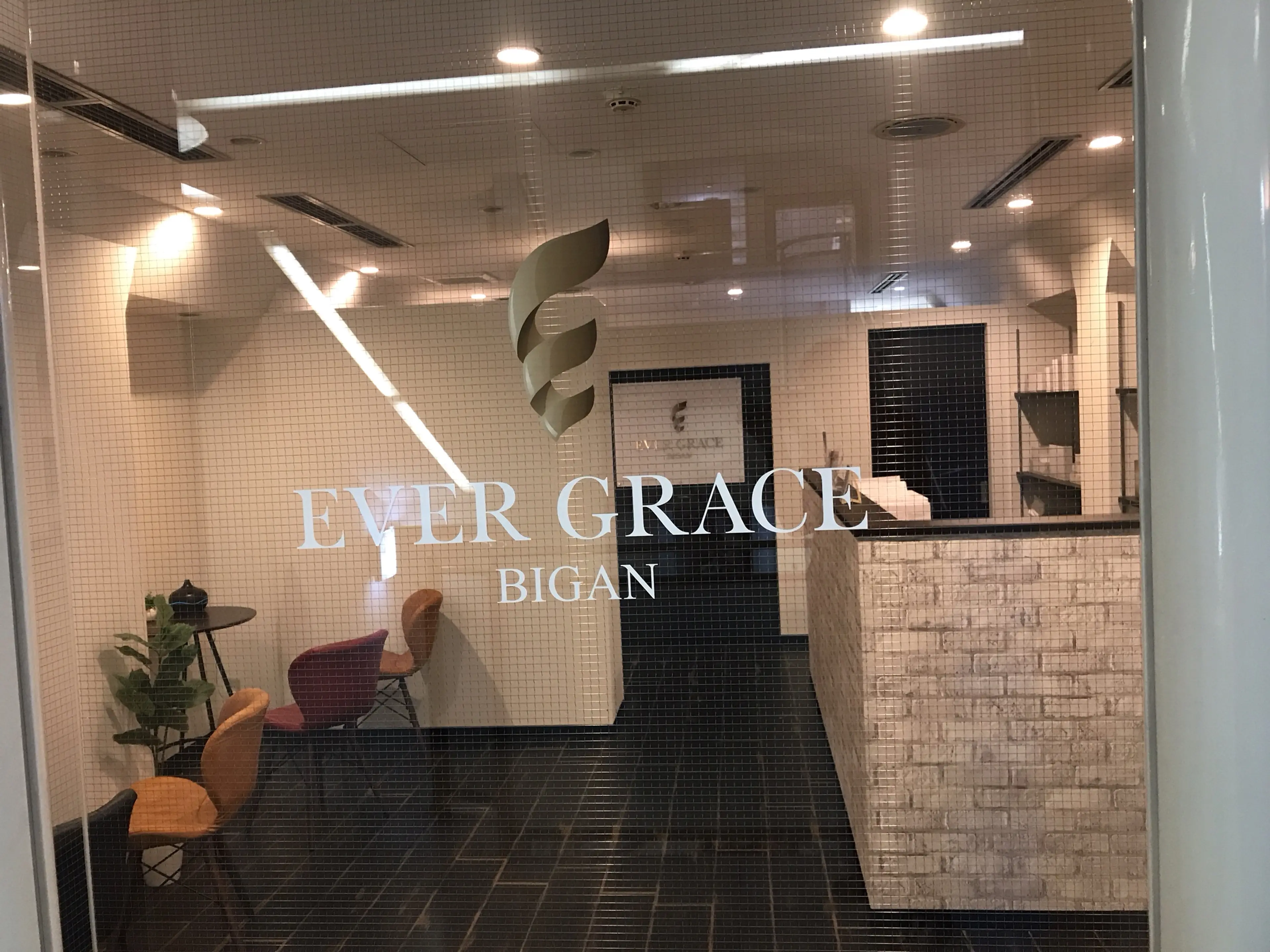 エヴァーグレース河原町店の内観・外観1