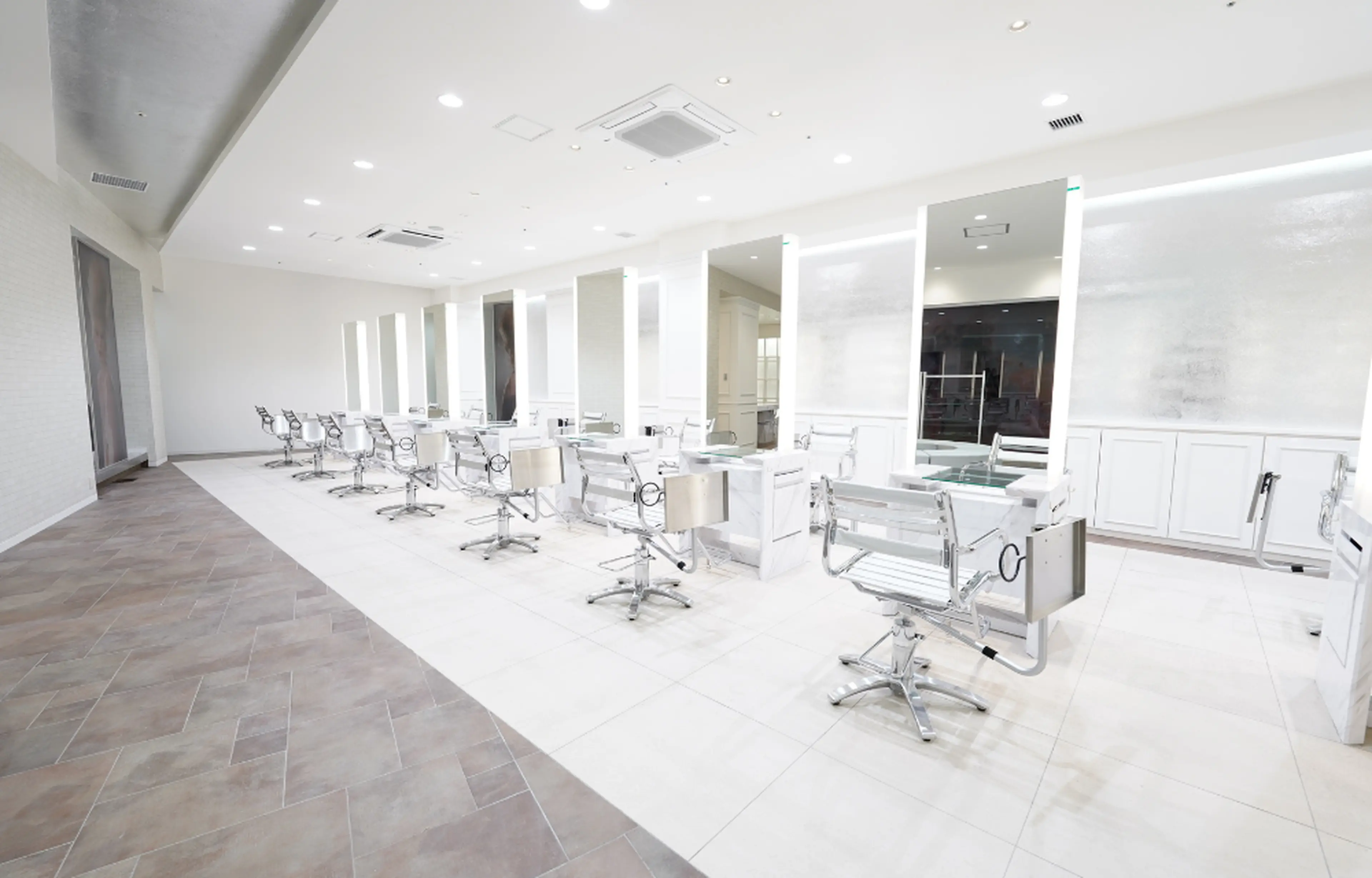 NYNY 住道店の内観・外観1