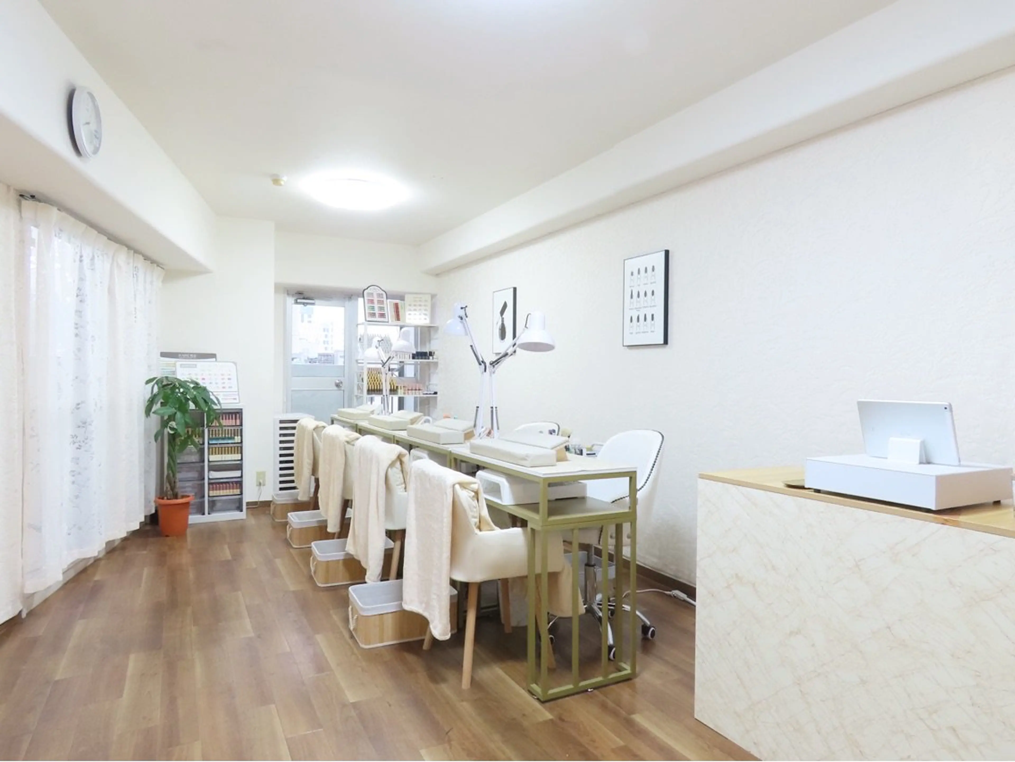 NEW NAILの内観・外観2