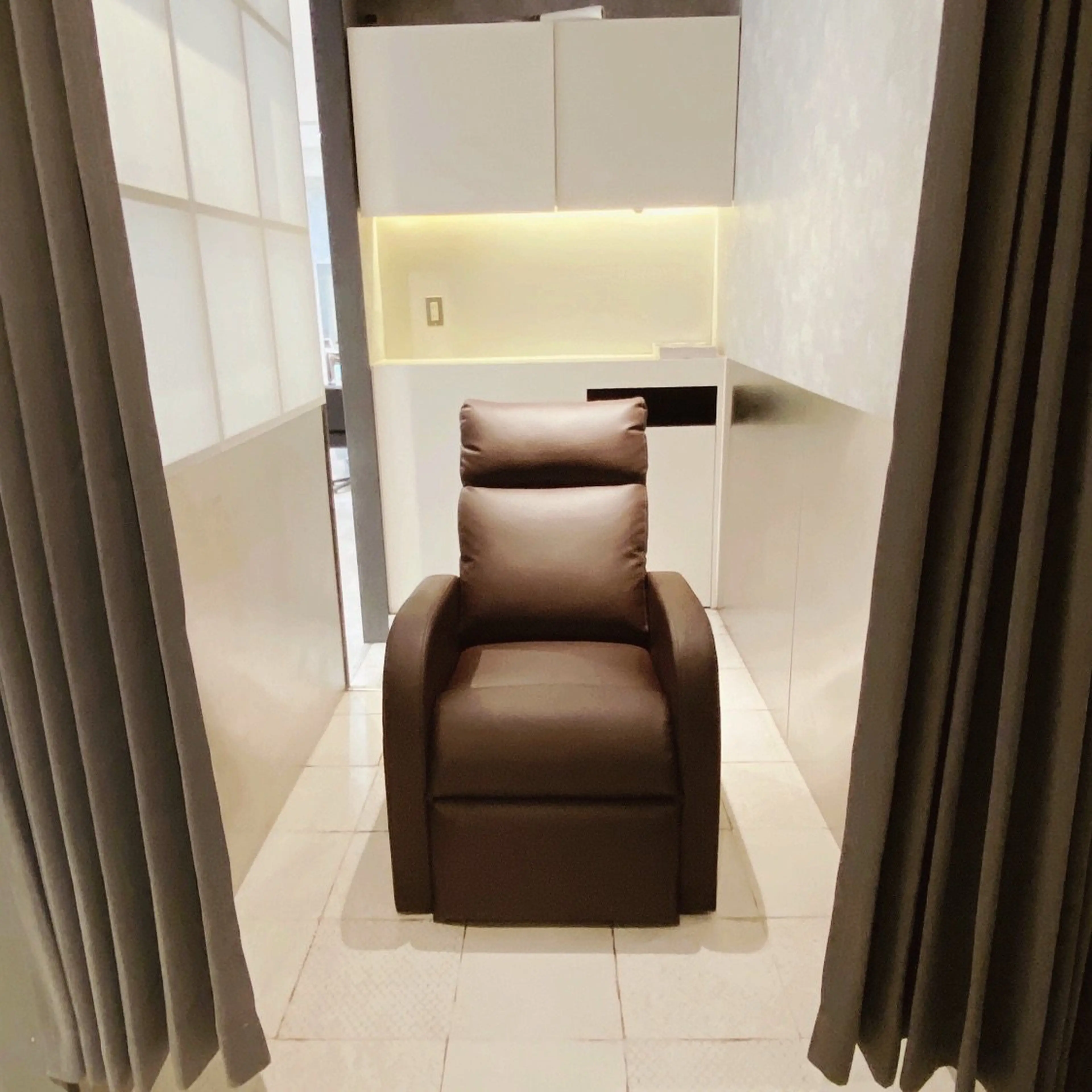 Agu hair pino -eyebrows-の内観・外観1