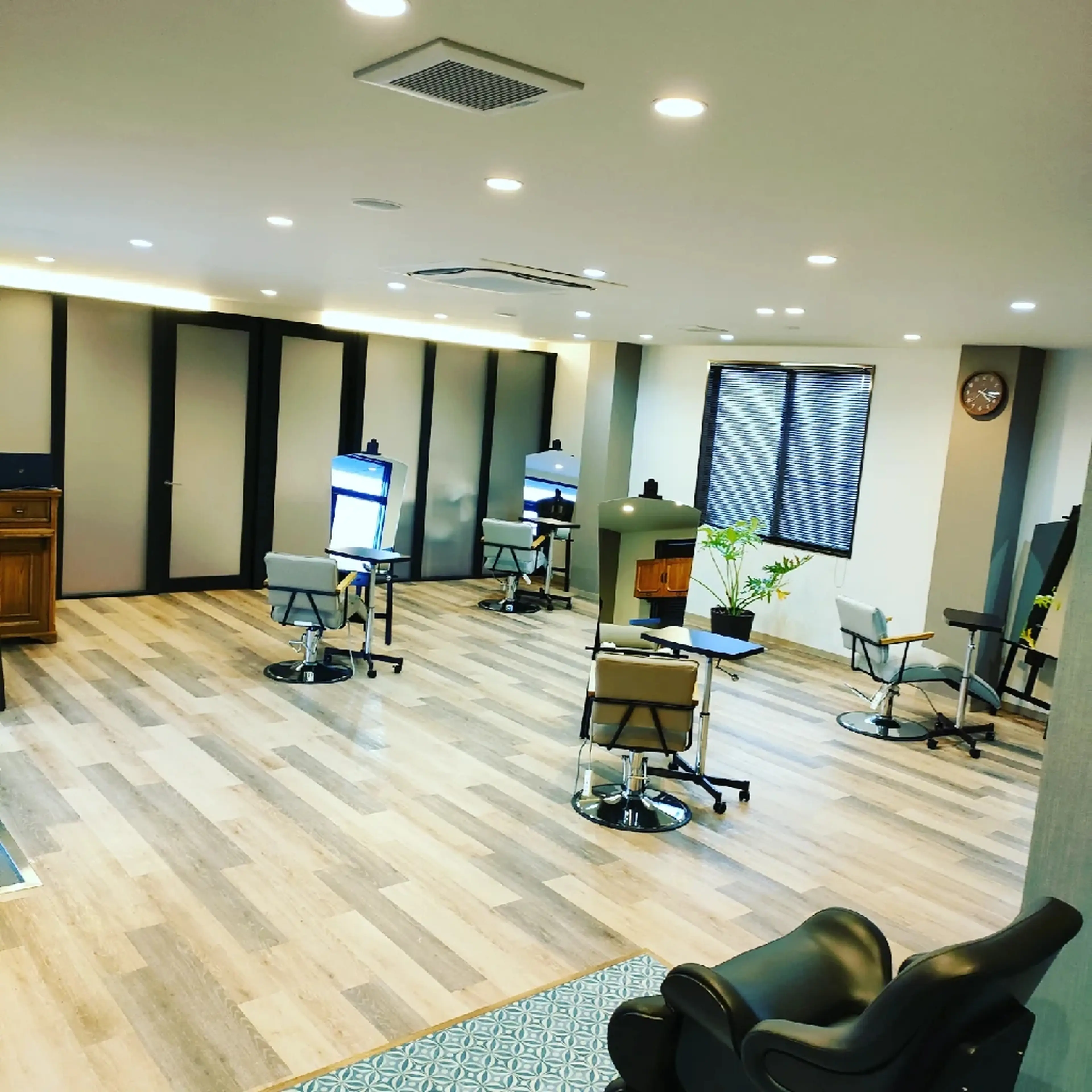 RON'Z AURAの内観・外観2