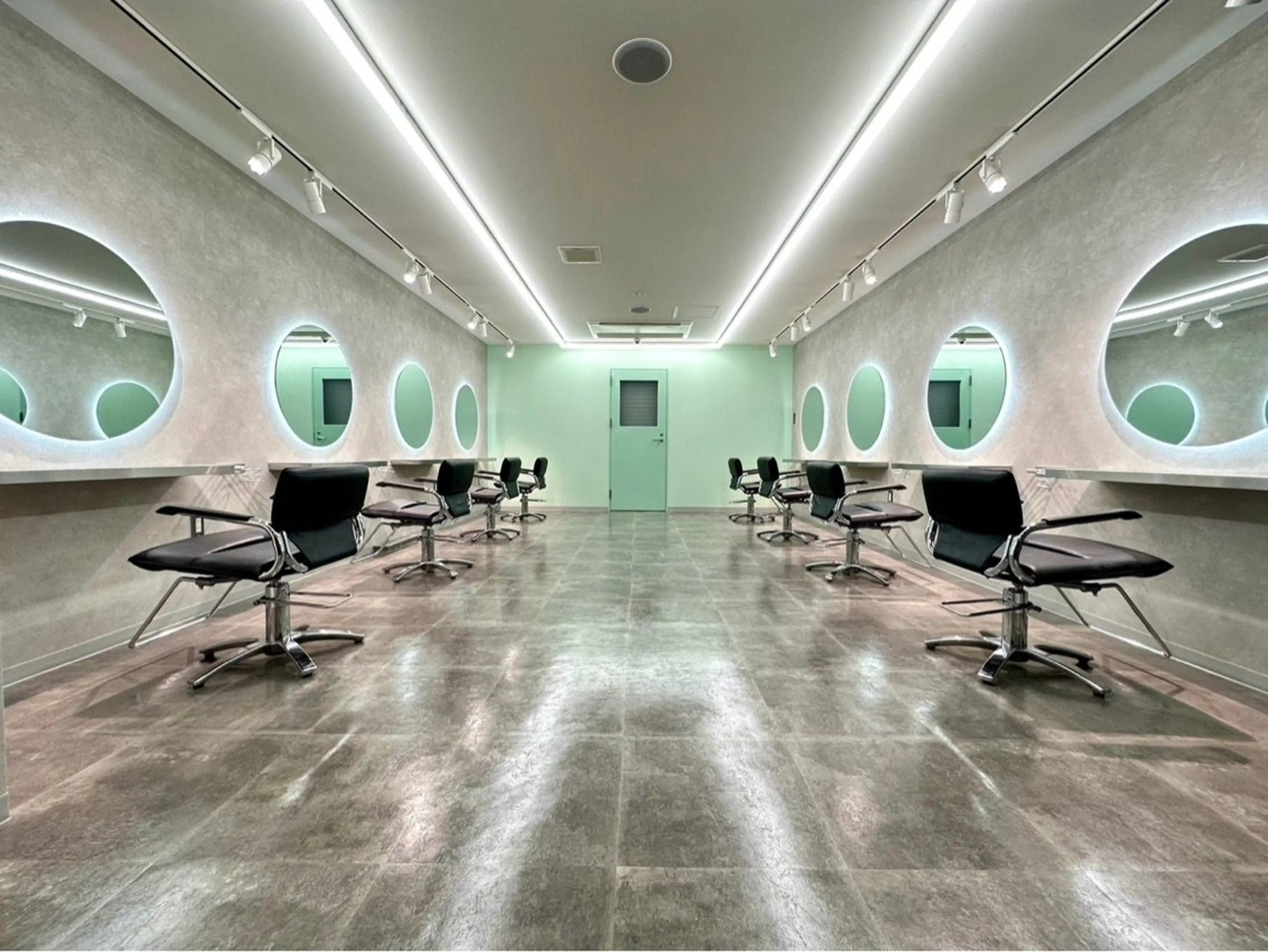 GENiEの内観・外観1