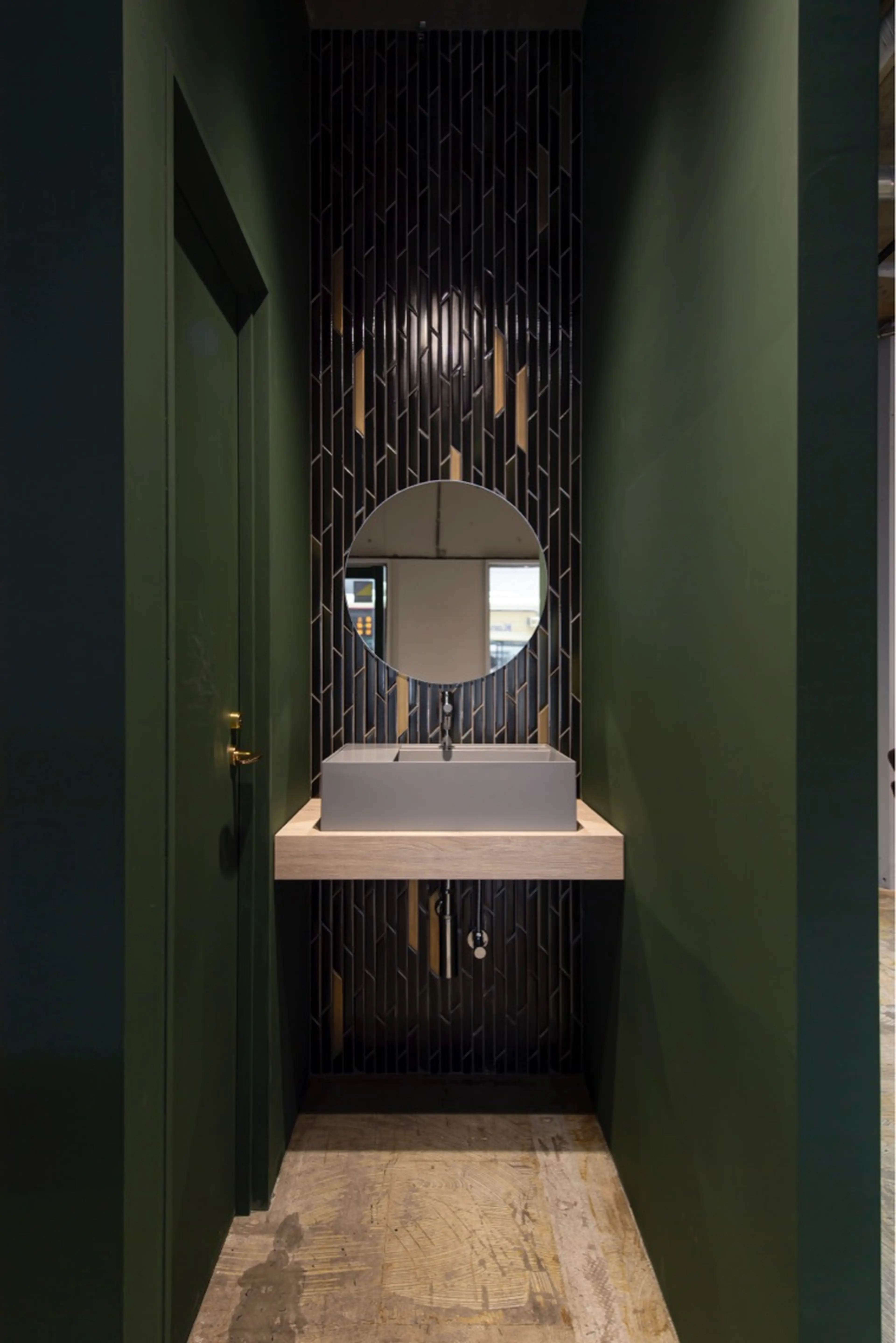 EMEの内観・外観3