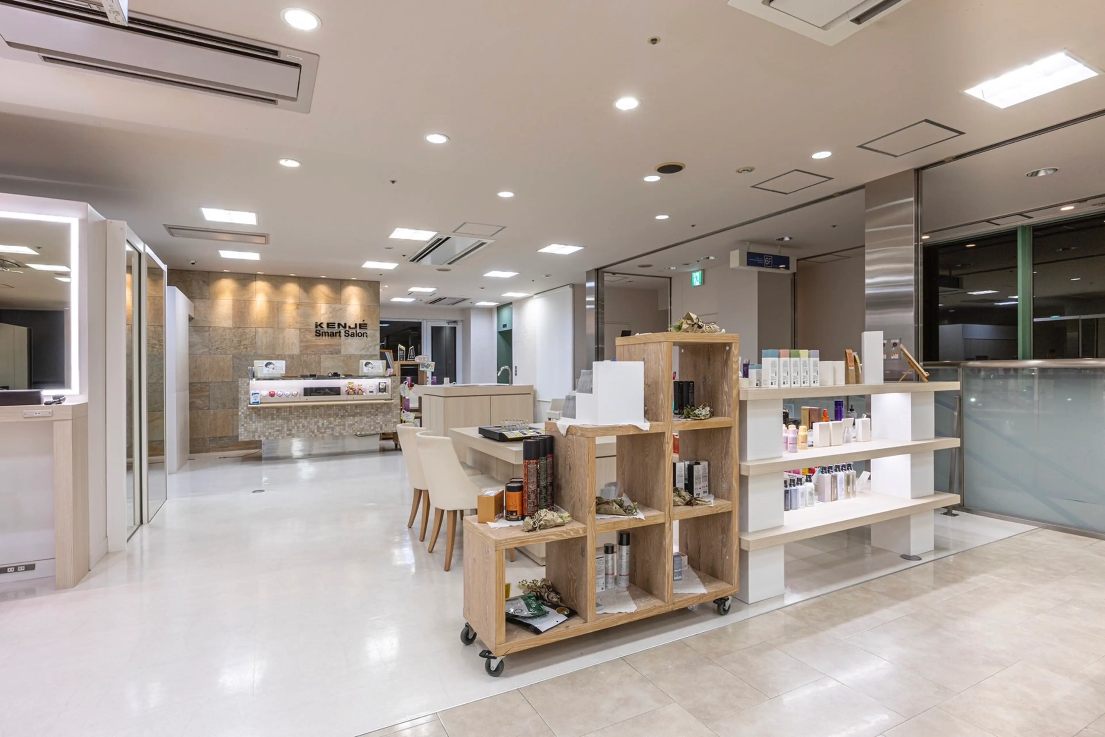 KENJE平塚LUSCAの内観・外観1