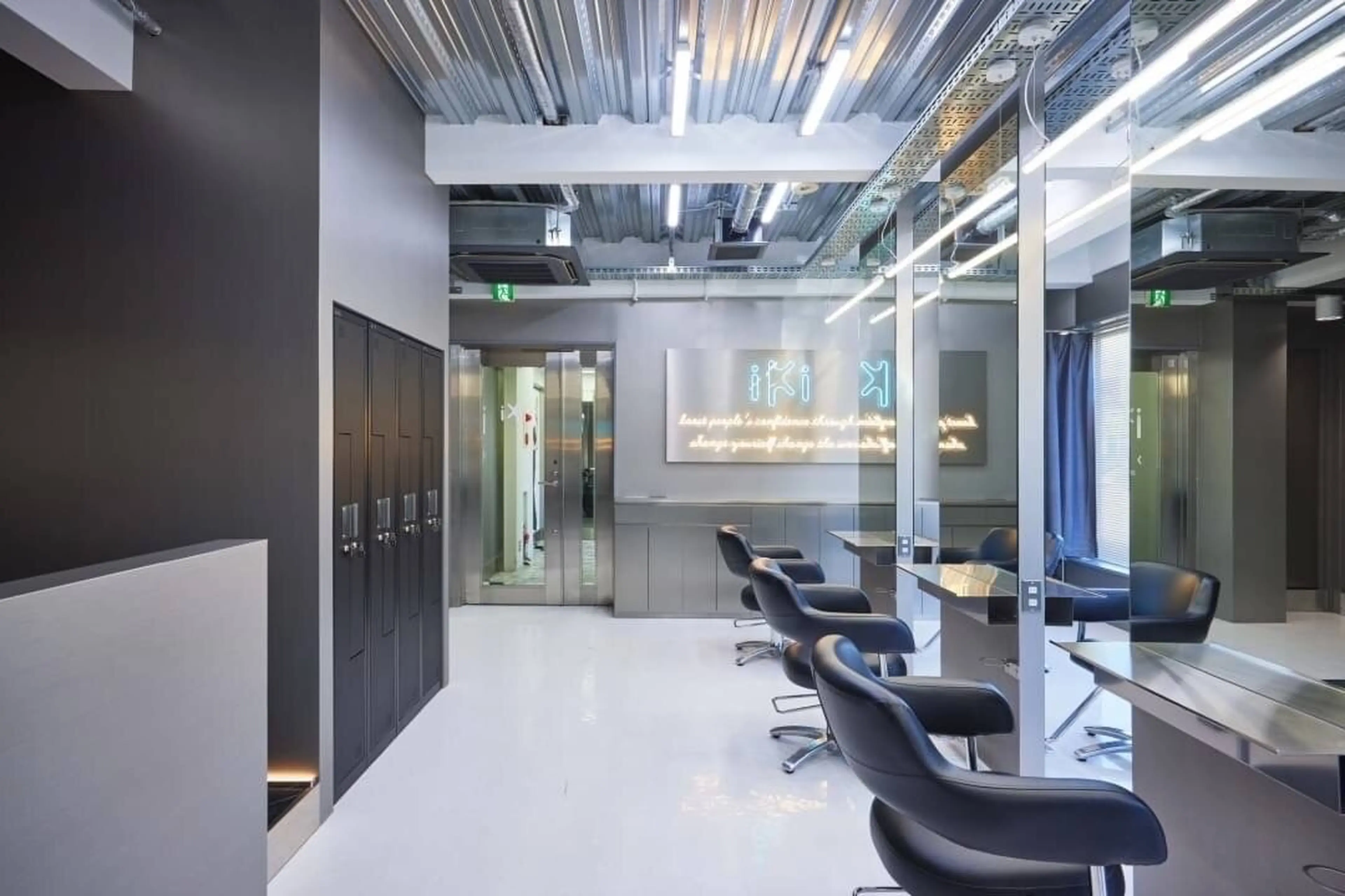 iki  OMOTESANDOの内観・外観1