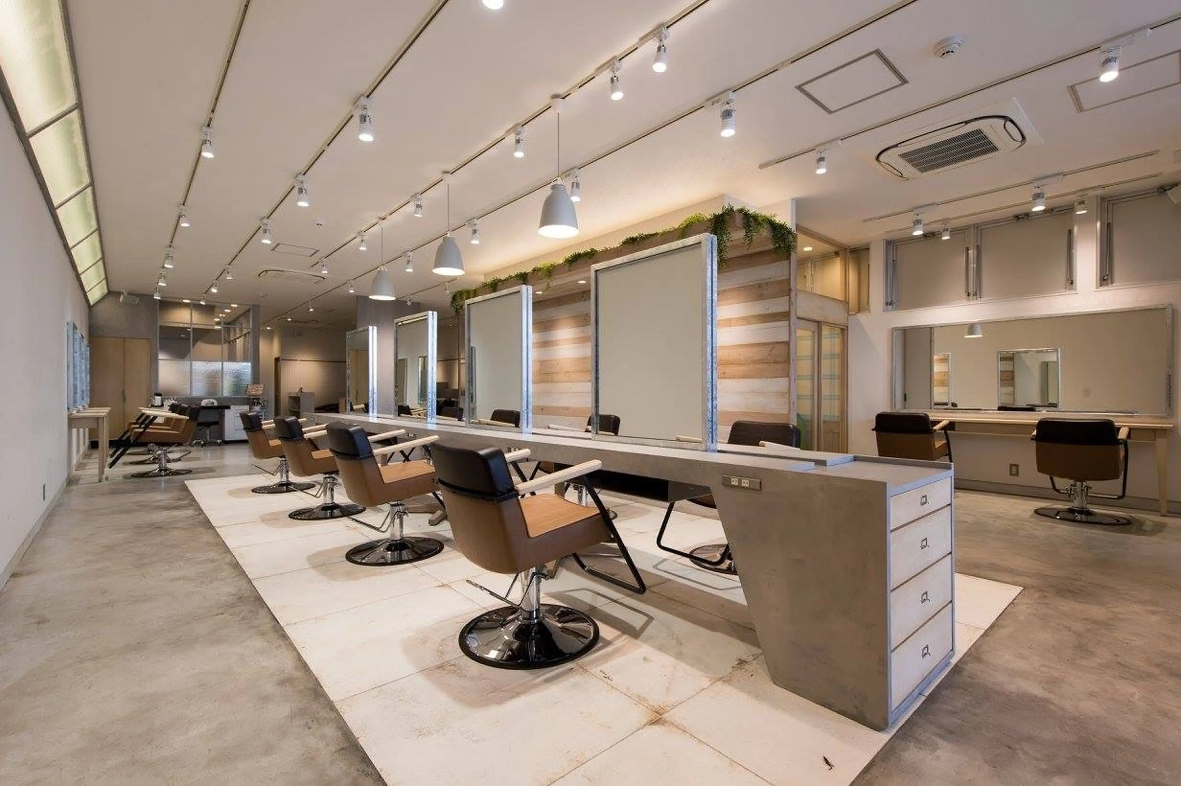 HAIR&MAKE　EARTH　入間店の内観・外観2