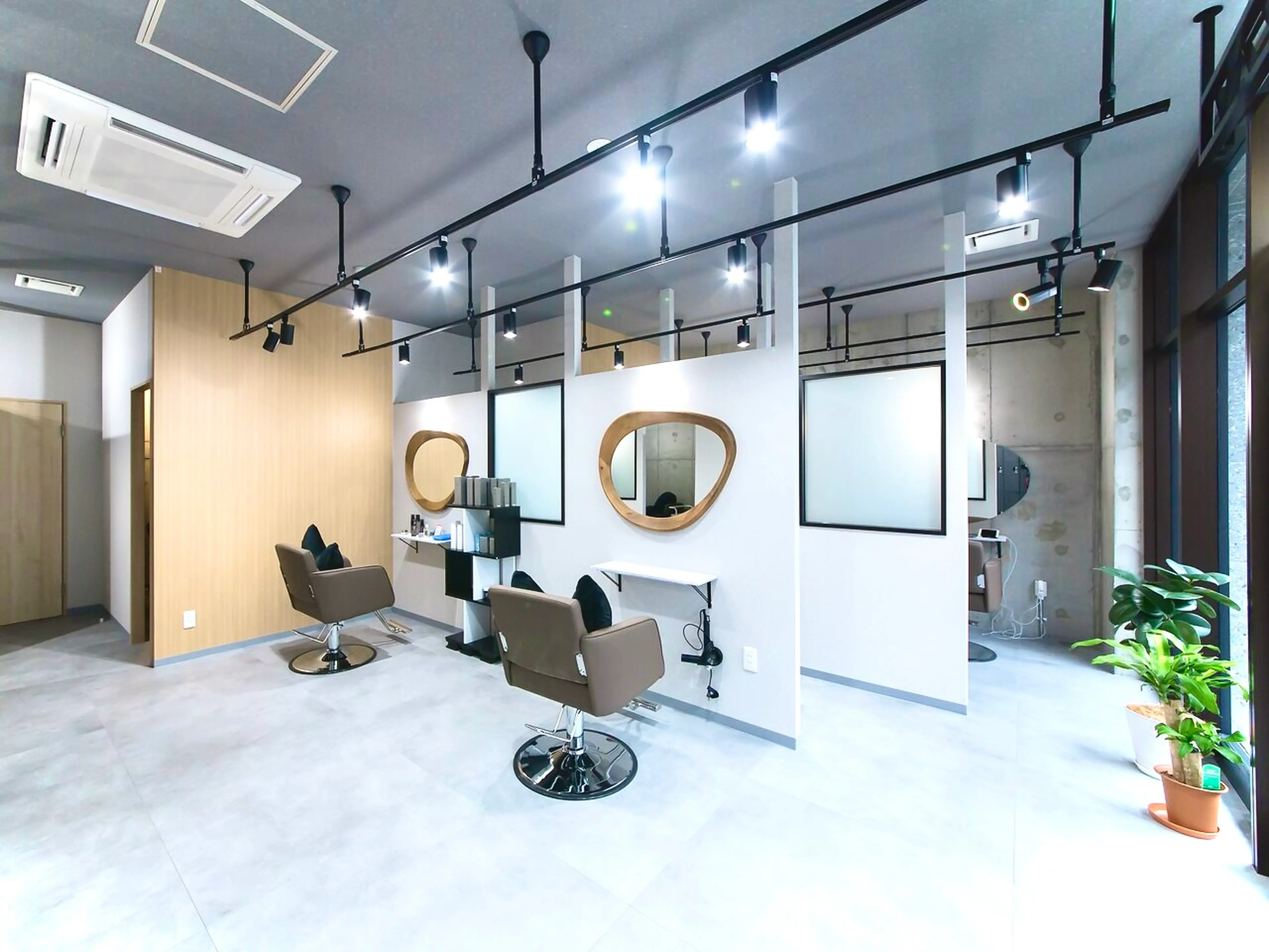 LYZYの内観・外観2